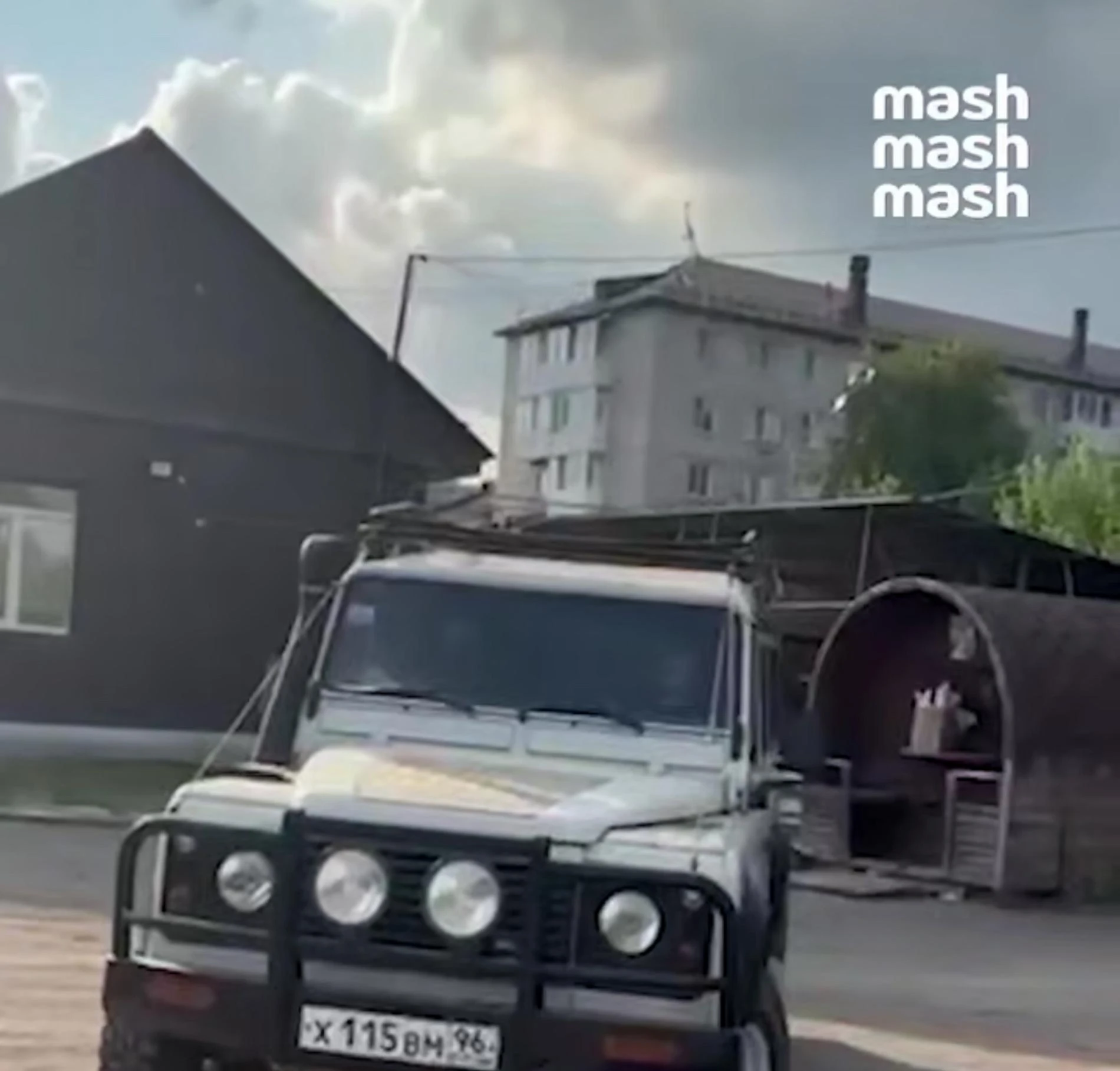 Внедорожник. Фото: скрин видео/тг-канал Mash