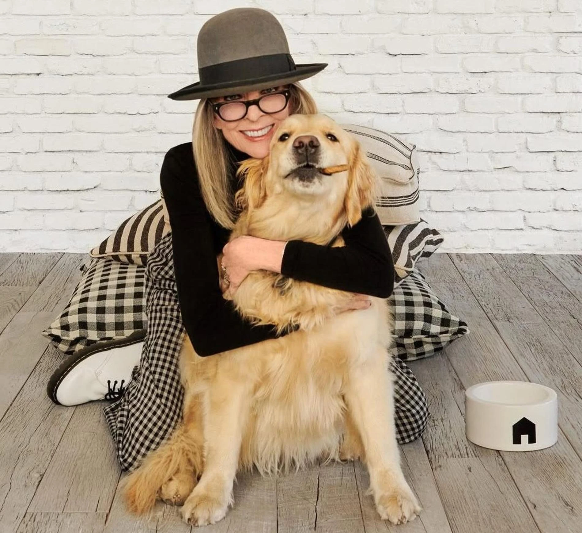 Дайан Китон с питомцем. Фото: Инстаграм (запрещён в РФ) @diane_keaton