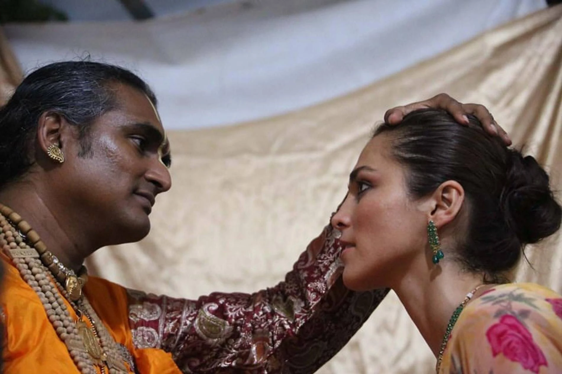 Сати Казанова и её духовный учитель. Фото: Инстаграм (запрещён в РФ) @satikazanova