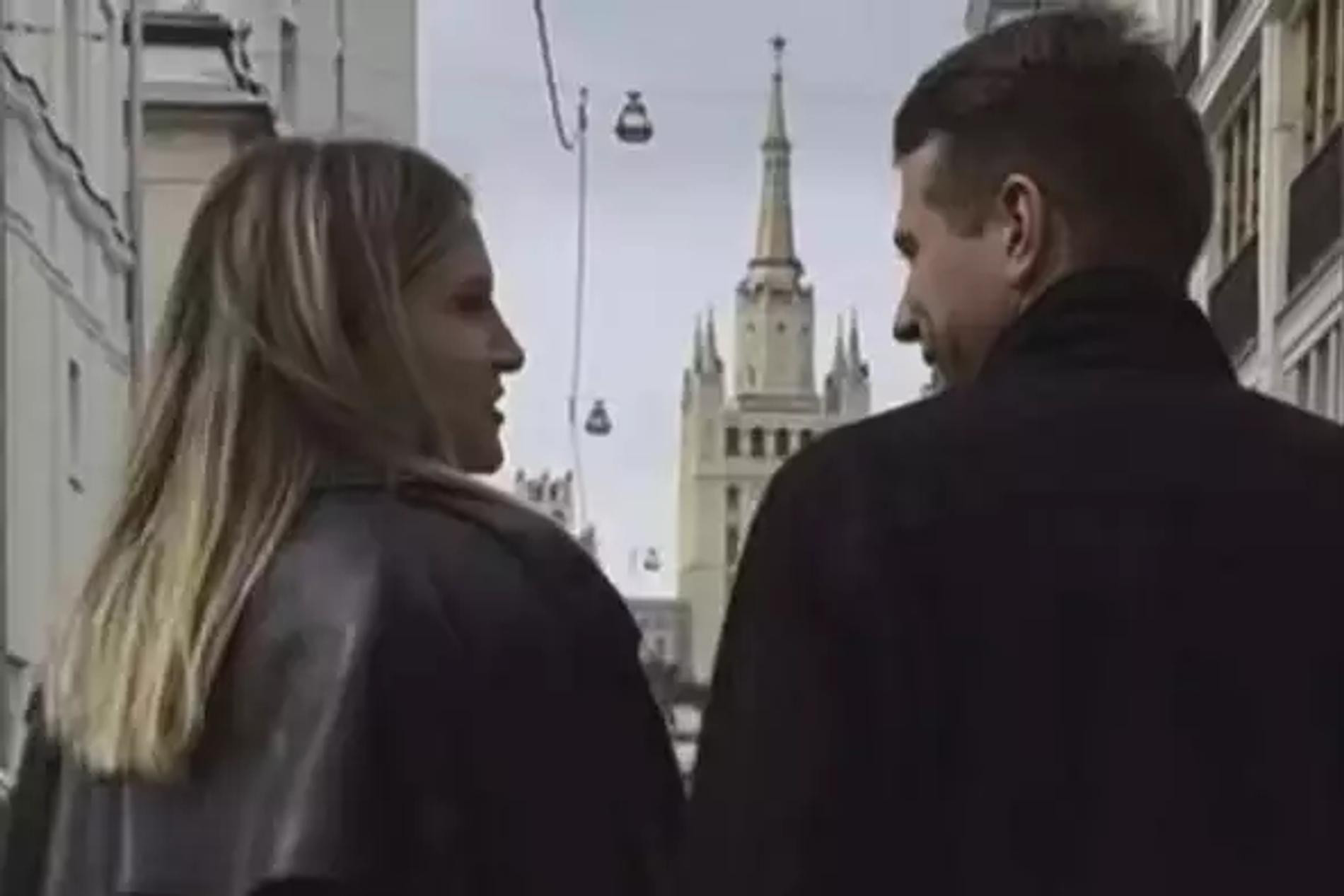 Женя Малахова с мужем Андреем Тарасовым. Скриншот: видеоклип на песню Малаховой «Два человека»