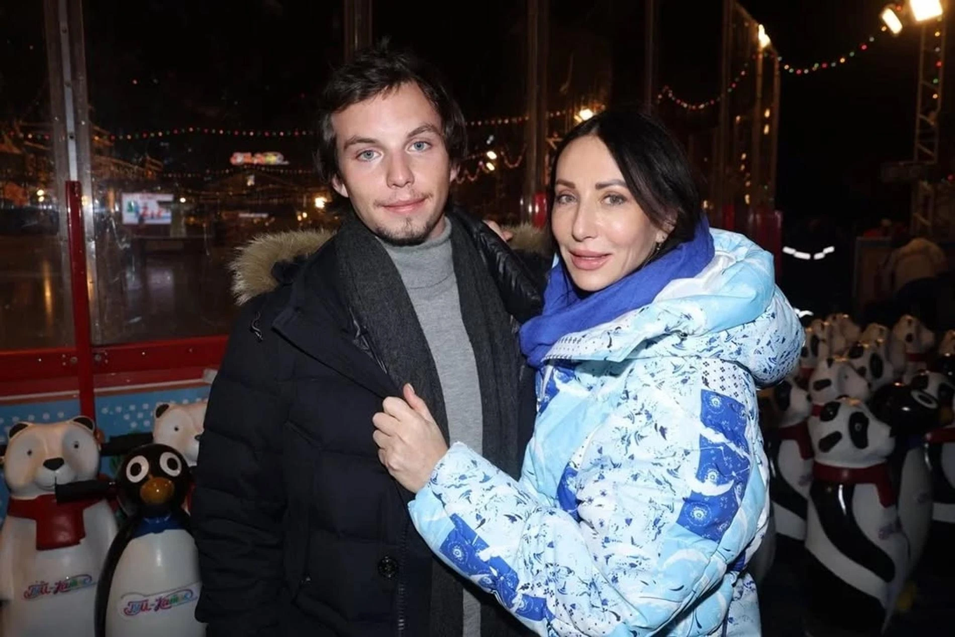 Алика Смехова со старшим сыном. Фото: Инстаграм (запрещён в РФ) @alika_smekhova