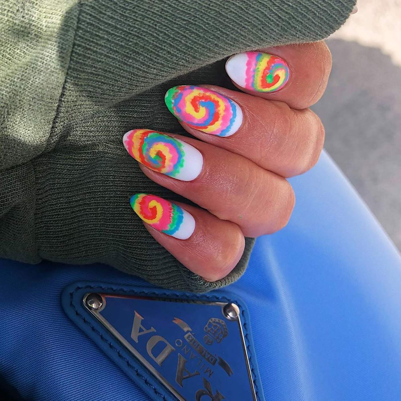 Фото @ Bluesy_nails