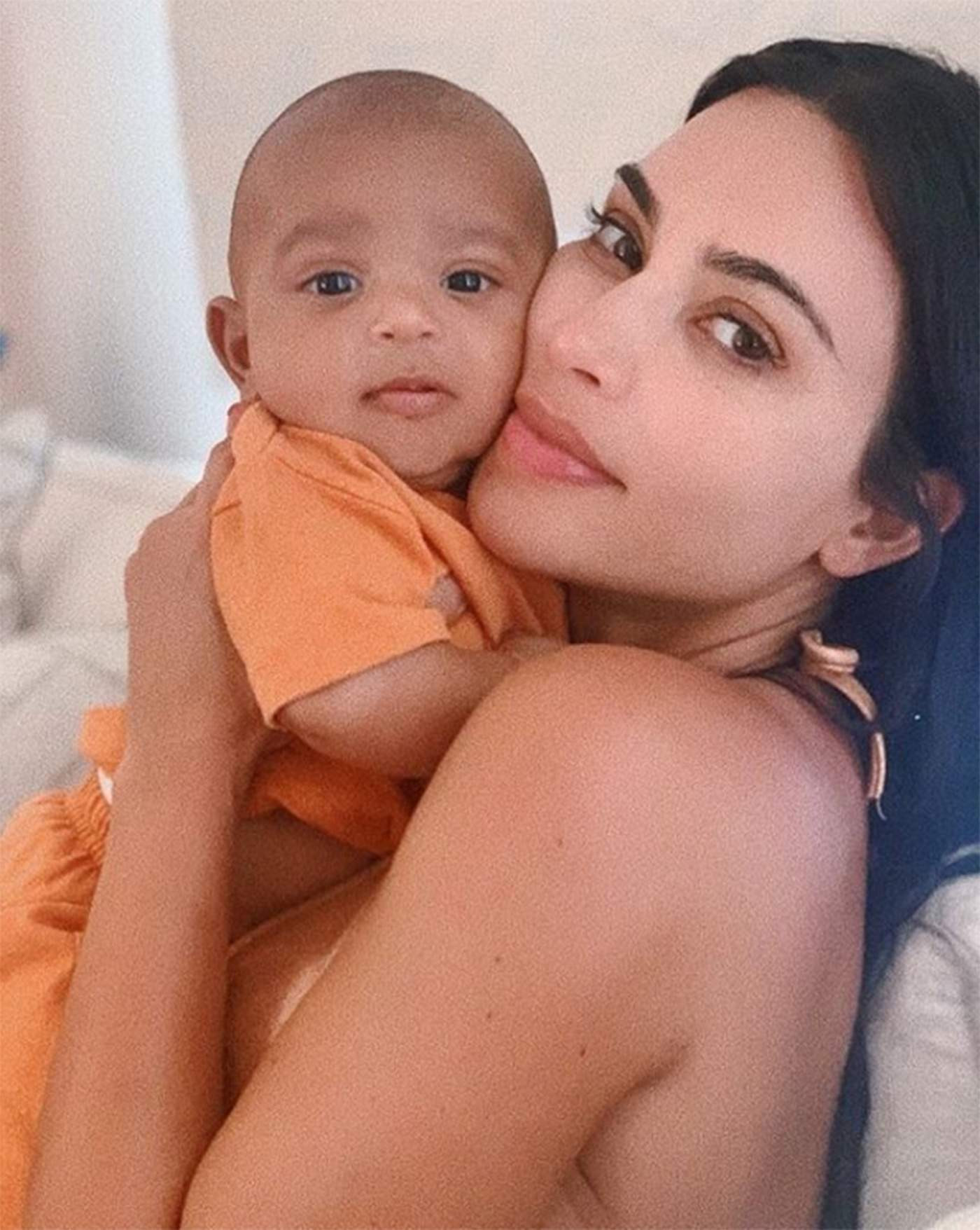 Фото: @kimkardashian