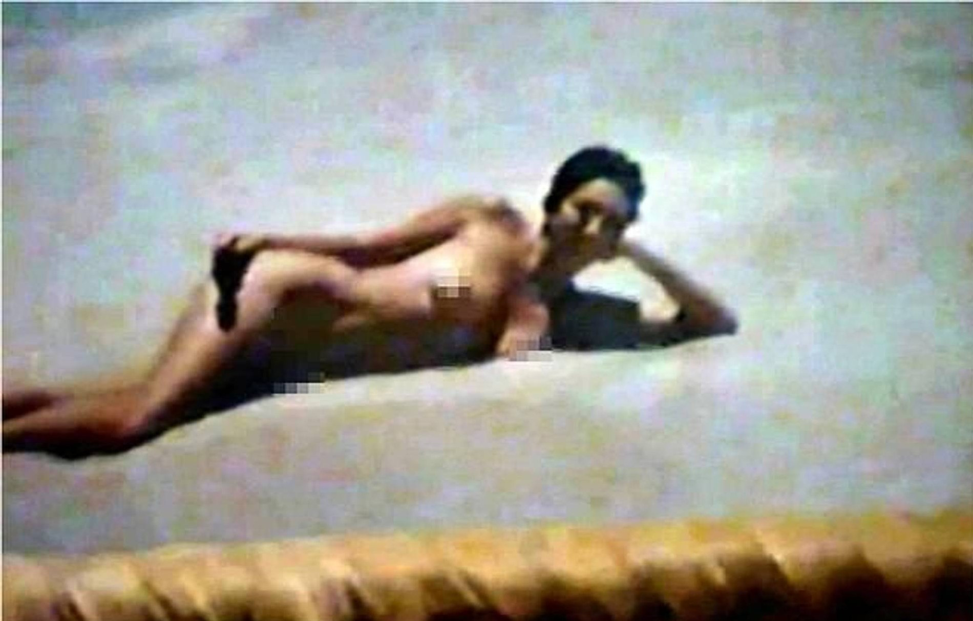 Опубликованы личные данные правой руки Эпштейна Гислейн Максвелл, включая е...