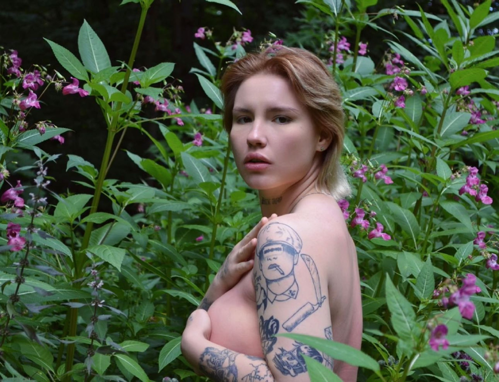 Анна Седокова, Карина Аракелян и другие блогеры массово публикуют "гол...