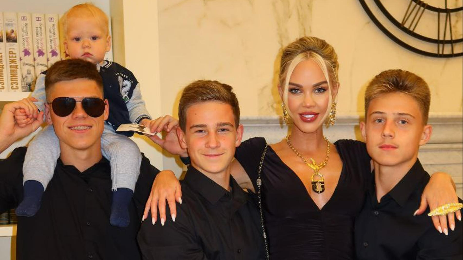 Мария Погребняк с детьми. Фото: ТГ-канал Mariapogas