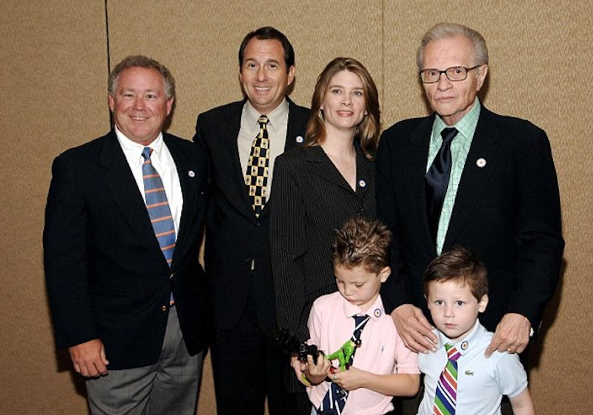 Ларри Кинг со своими детьми (Энди на фото слева), фото: Getty