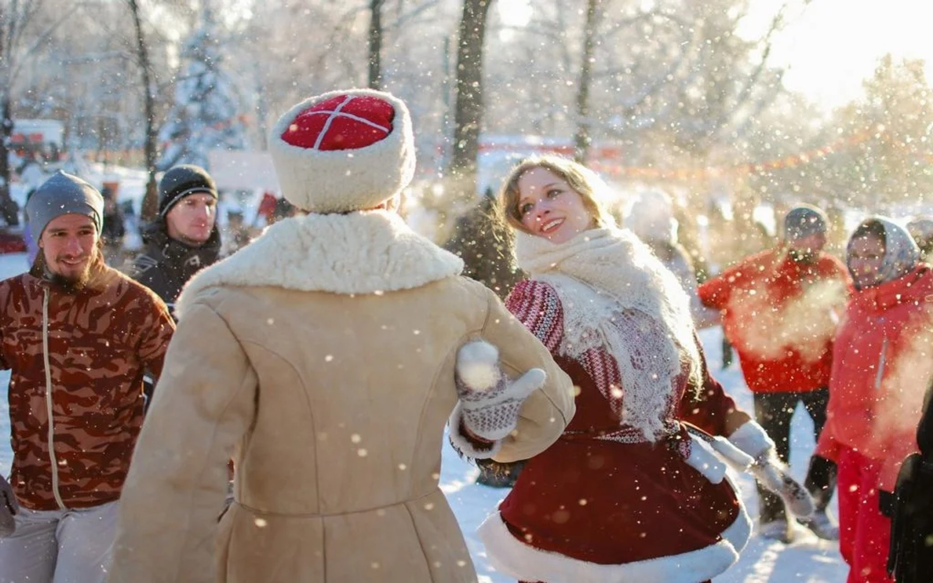 Сексуальная снегурочка в нижнем белье