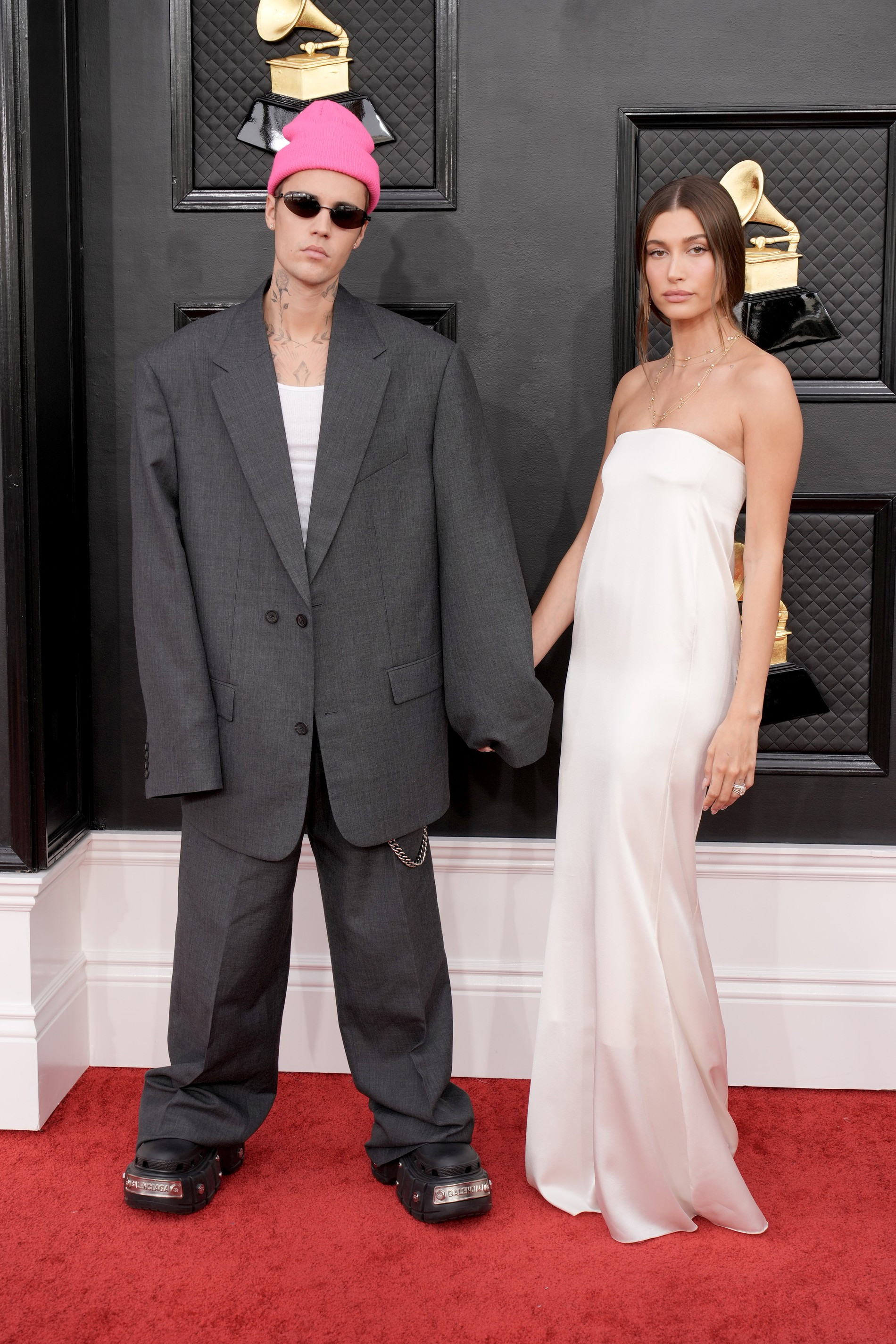 Джастин (в Balenciaga) и Хейли (в Saint Laurent) Бибер
Фото © Getty Images
