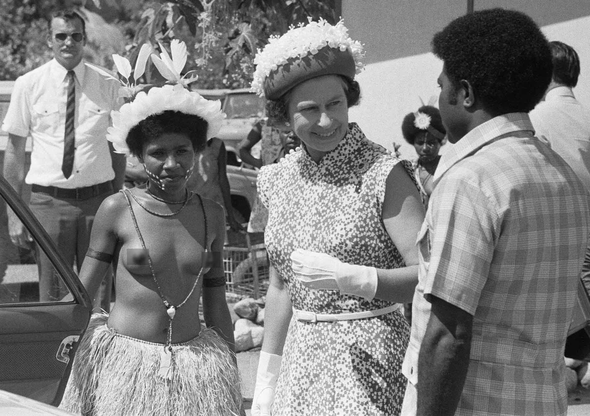 Королева в Самоа, 1977 год