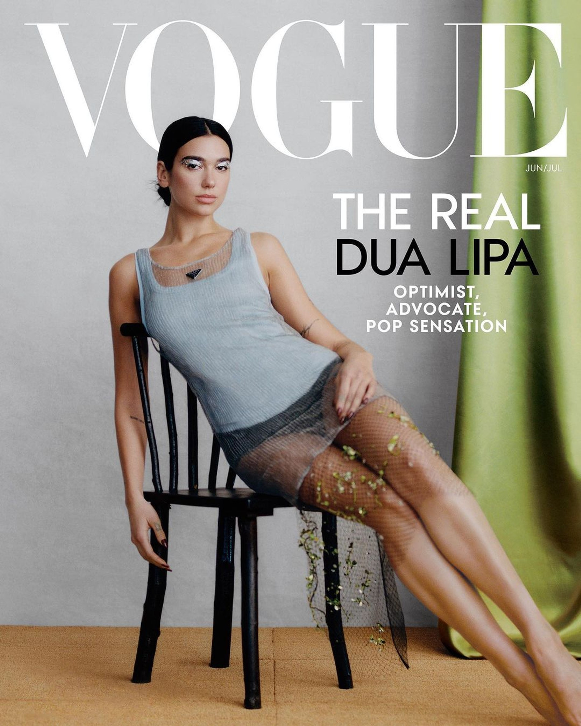 Дуа Липа на обложке летнего Vogue, 2022