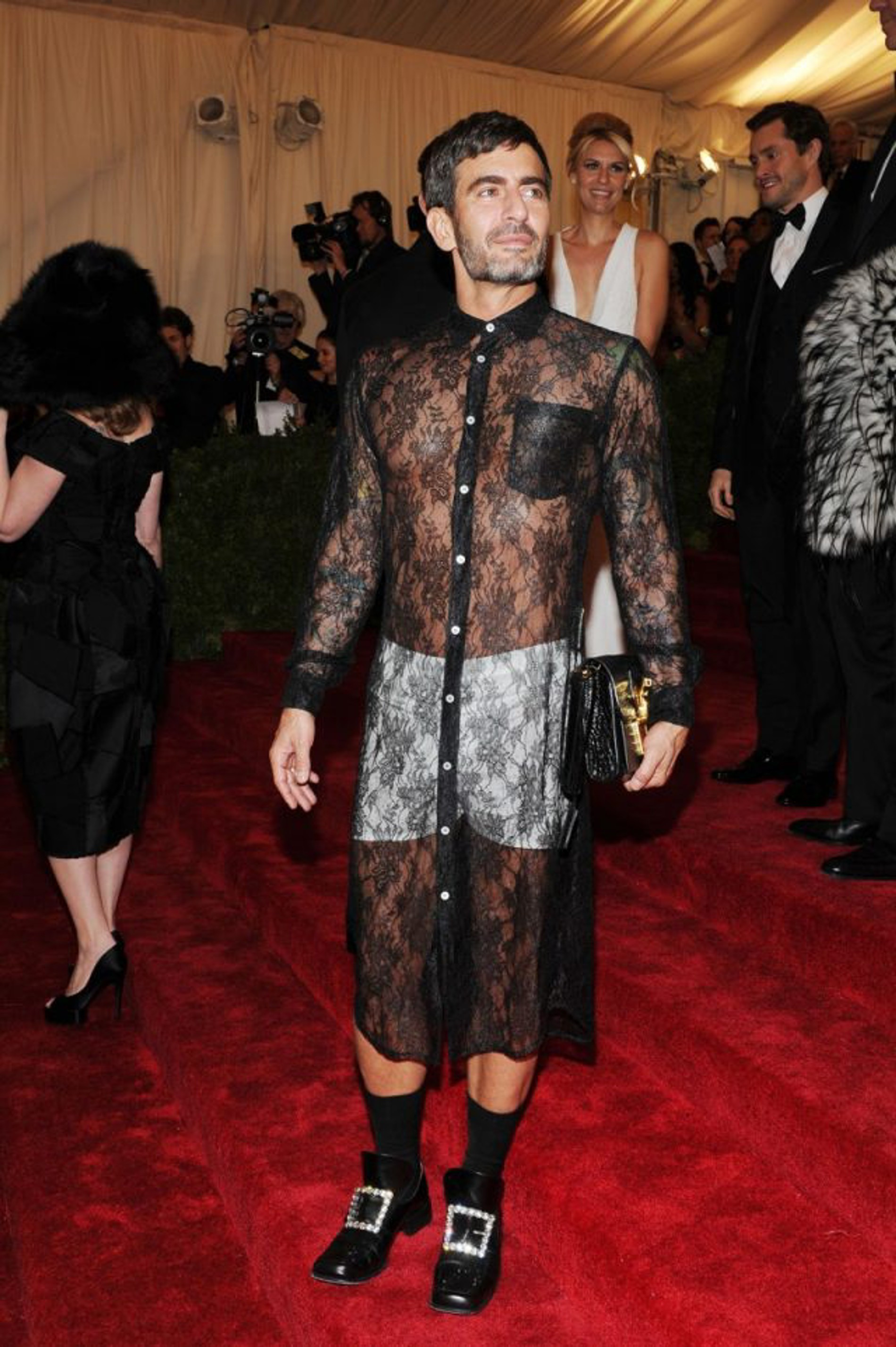 Марк Джейкобс в платье Comme des Garcons на Met Gala, 2012