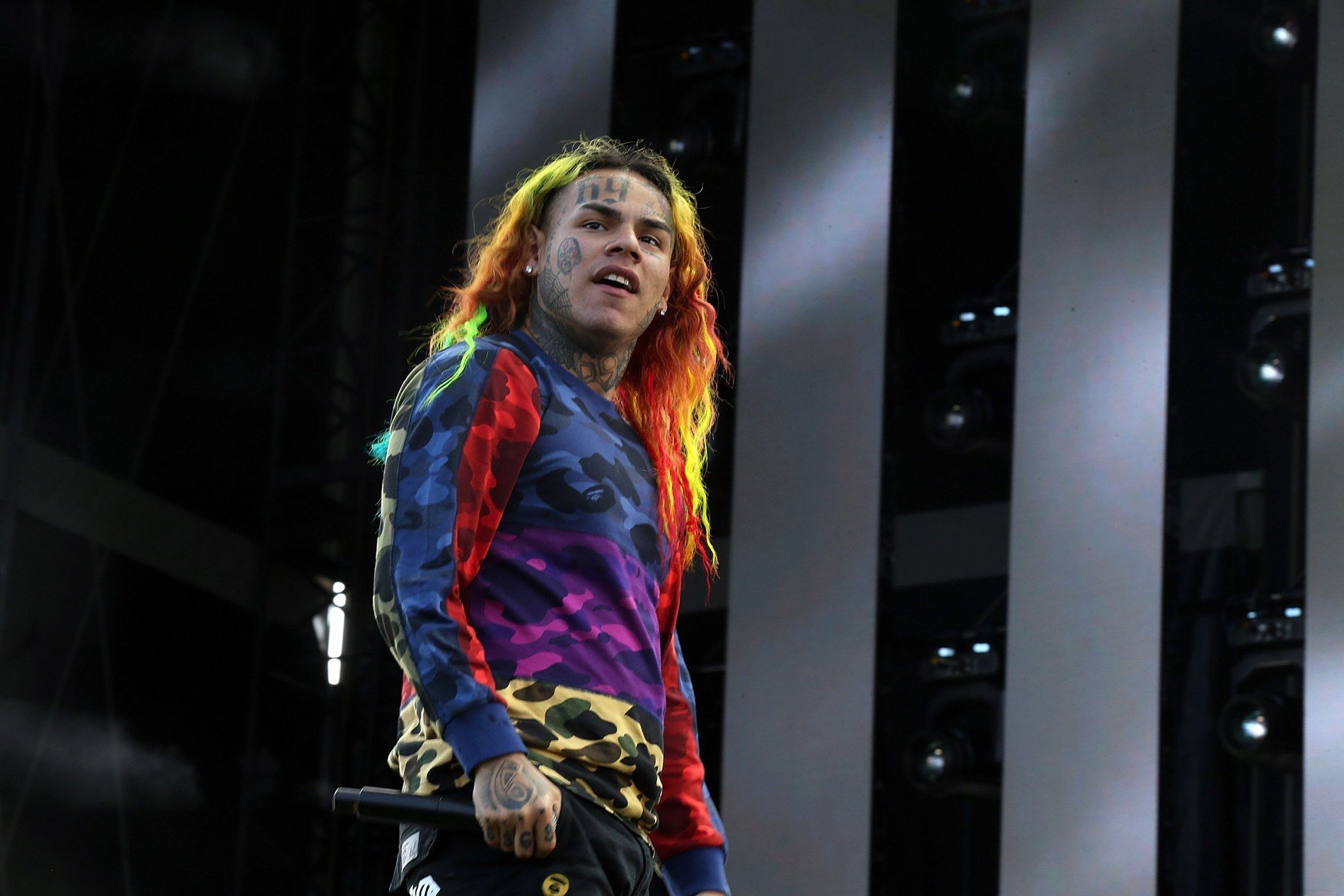 Похороните меня в России»: кто такой рэпер Tekashi 6ix9ine и почему он  называет Москву вторым домом