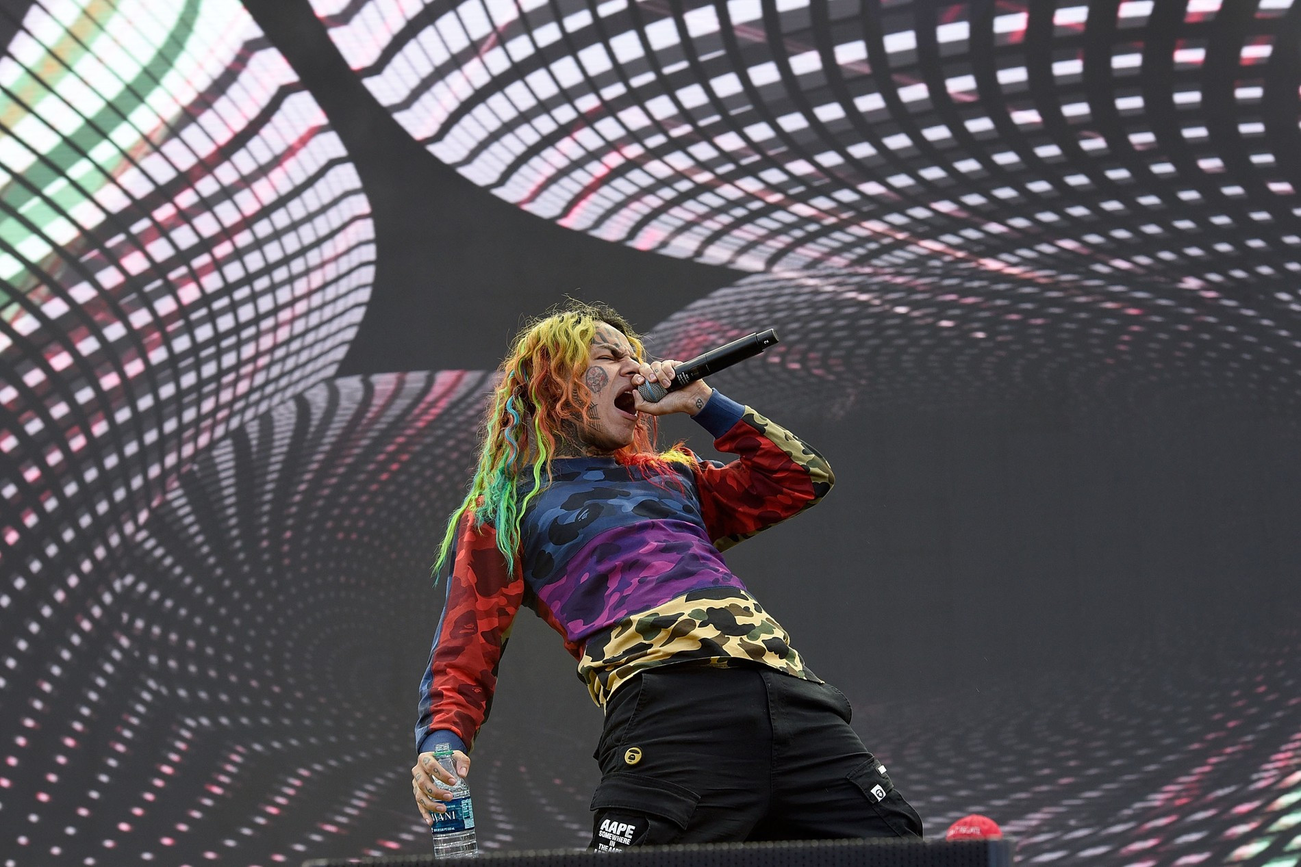 Похороните меня в России»: кто такой рэпер Tekashi 6ix9ine и почему он  называет Москву вторым домом