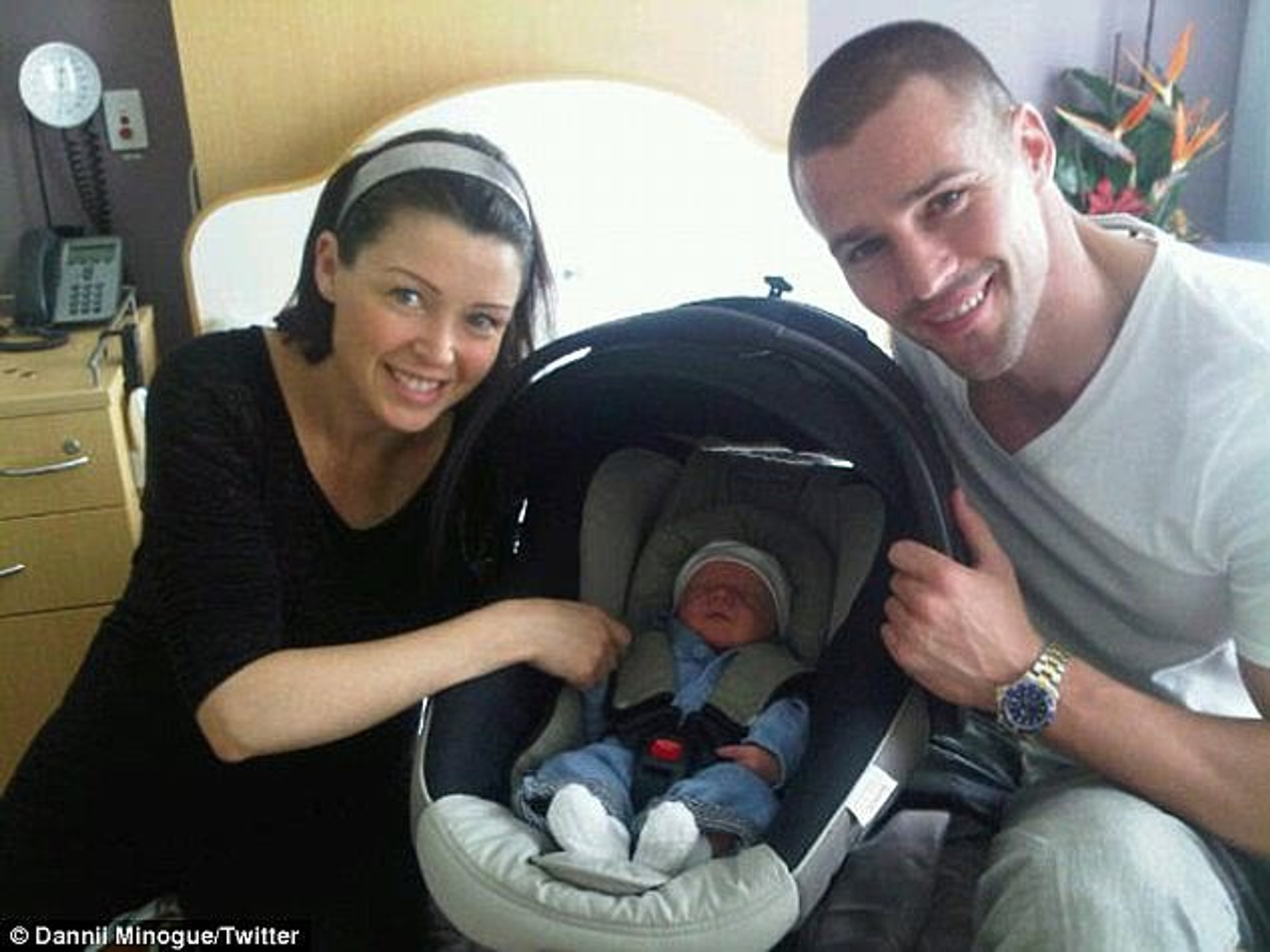 Данни Миноуг, Крис Смит и их сын Итан
Фото: Daily Mail
