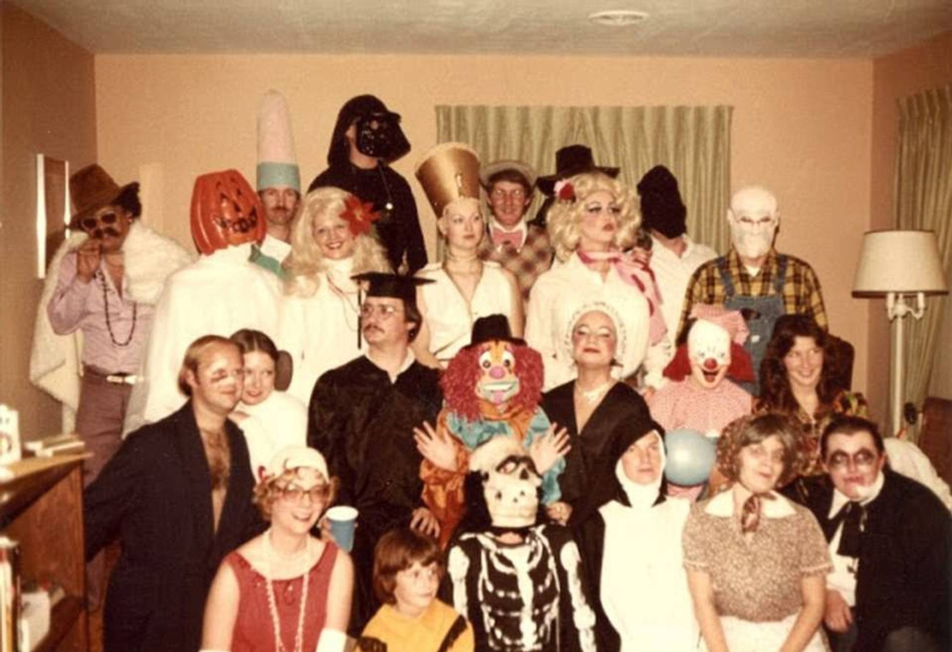 Групповое хэллоуинское фото. 
Источник: архив пресс-службы