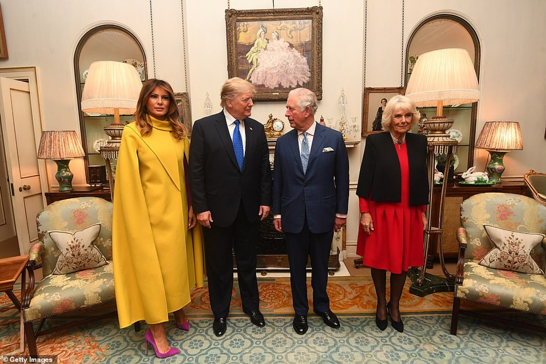 Дональд Трамп и принц Чарльз с женами на официальной встрече
Фото: Getty