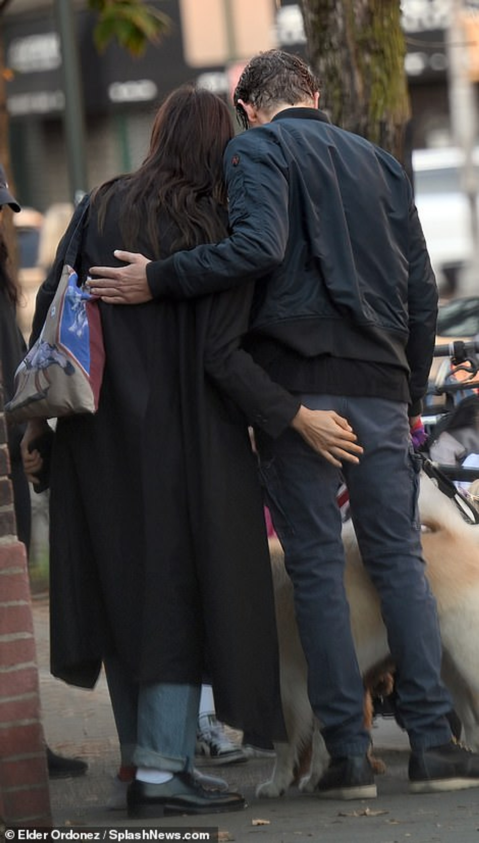 Ирина Шейк и Брэдли Купер на романтической прогулке вдвоем в Нью-Йорке 
Фото: Daily Mail