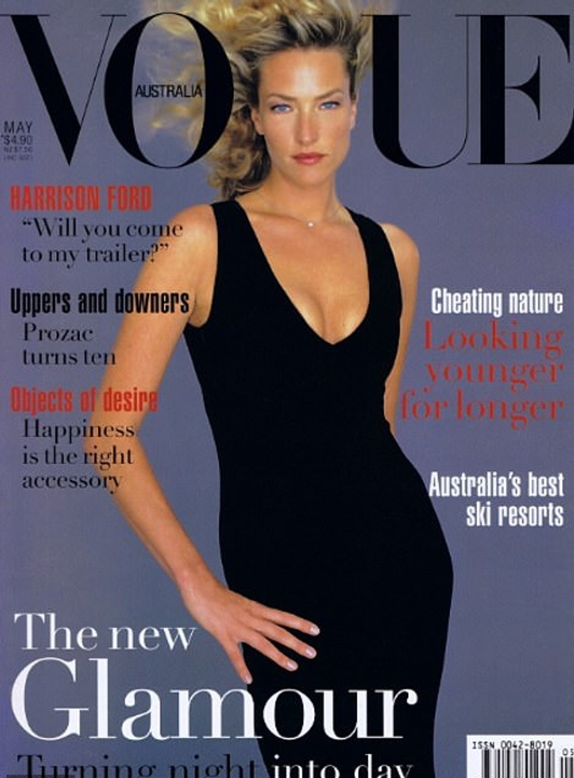 Татьяна Патитц на обложке австралийского Vogue
Фото: Vogue