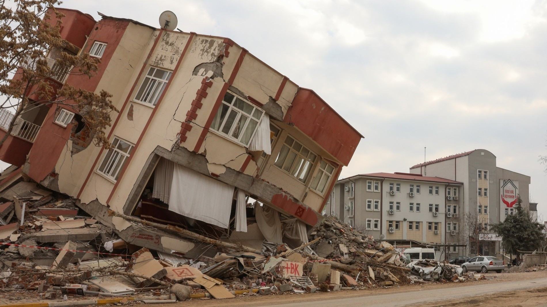 Последствия разрушительного землетрясения в Турции, произошедшего 6 февраля 2023 года
Фото: Getty Images