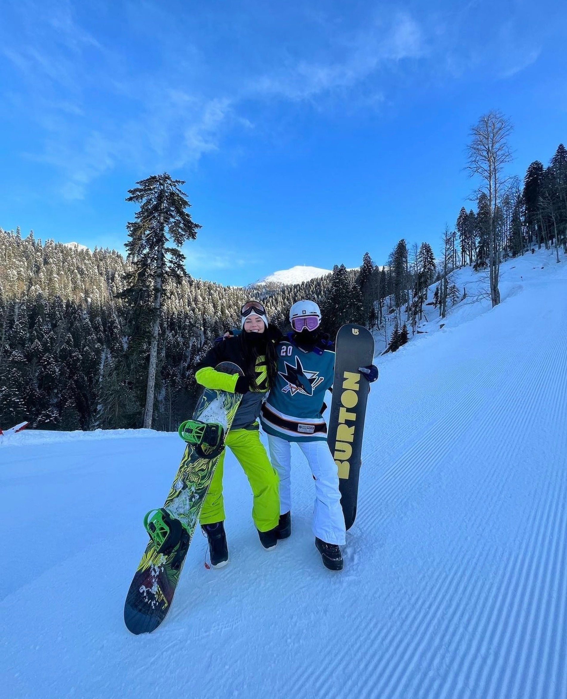 Оксана Самойлова и Ида Галич вместе отдыхают на горнолыжном курорте
Видео: Инстаграм (запрещен в РФ) @galichida