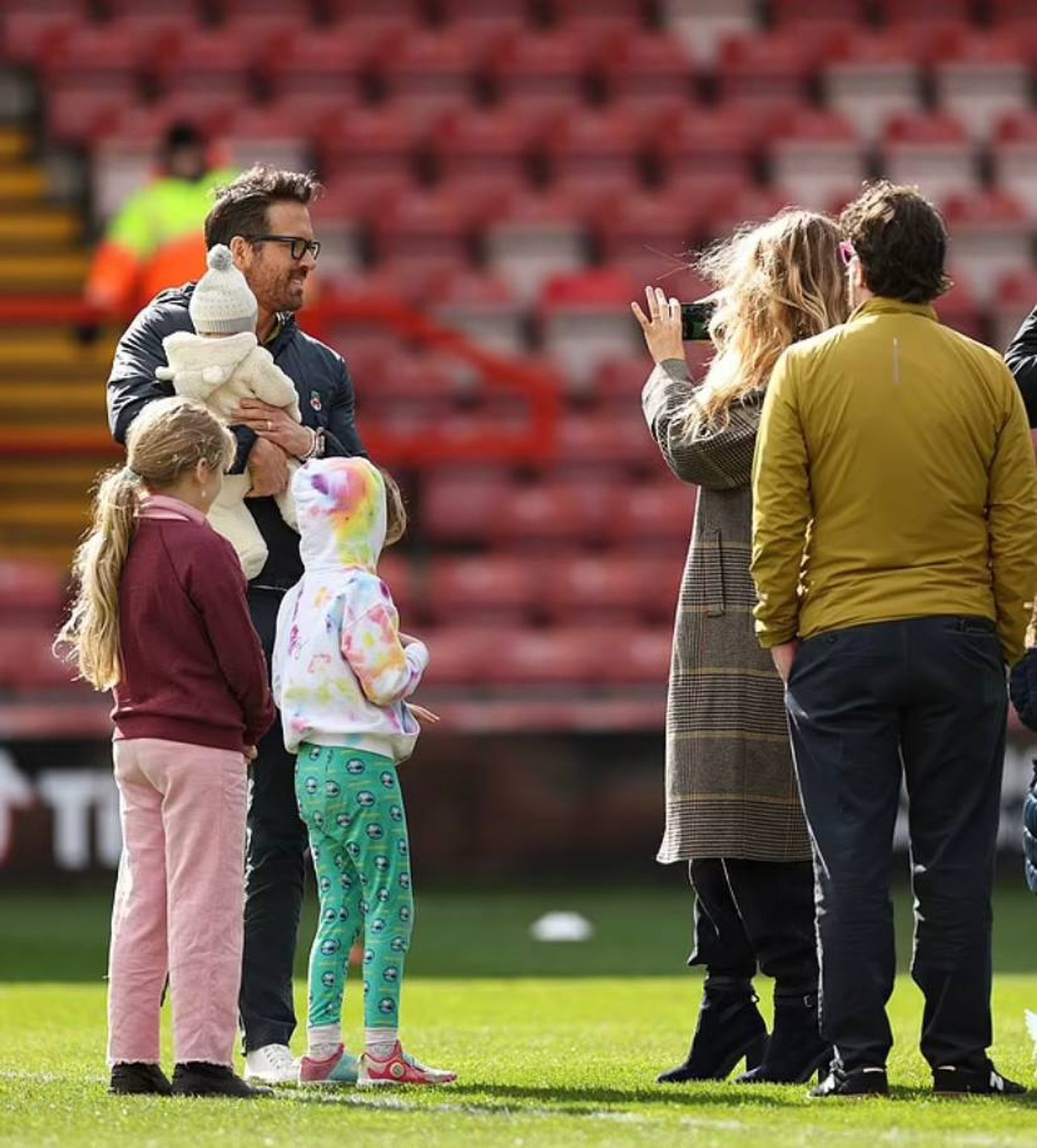 Райан Рейнольдс и Блейк Лайвли с дочерьми
Фото: Daily Mail