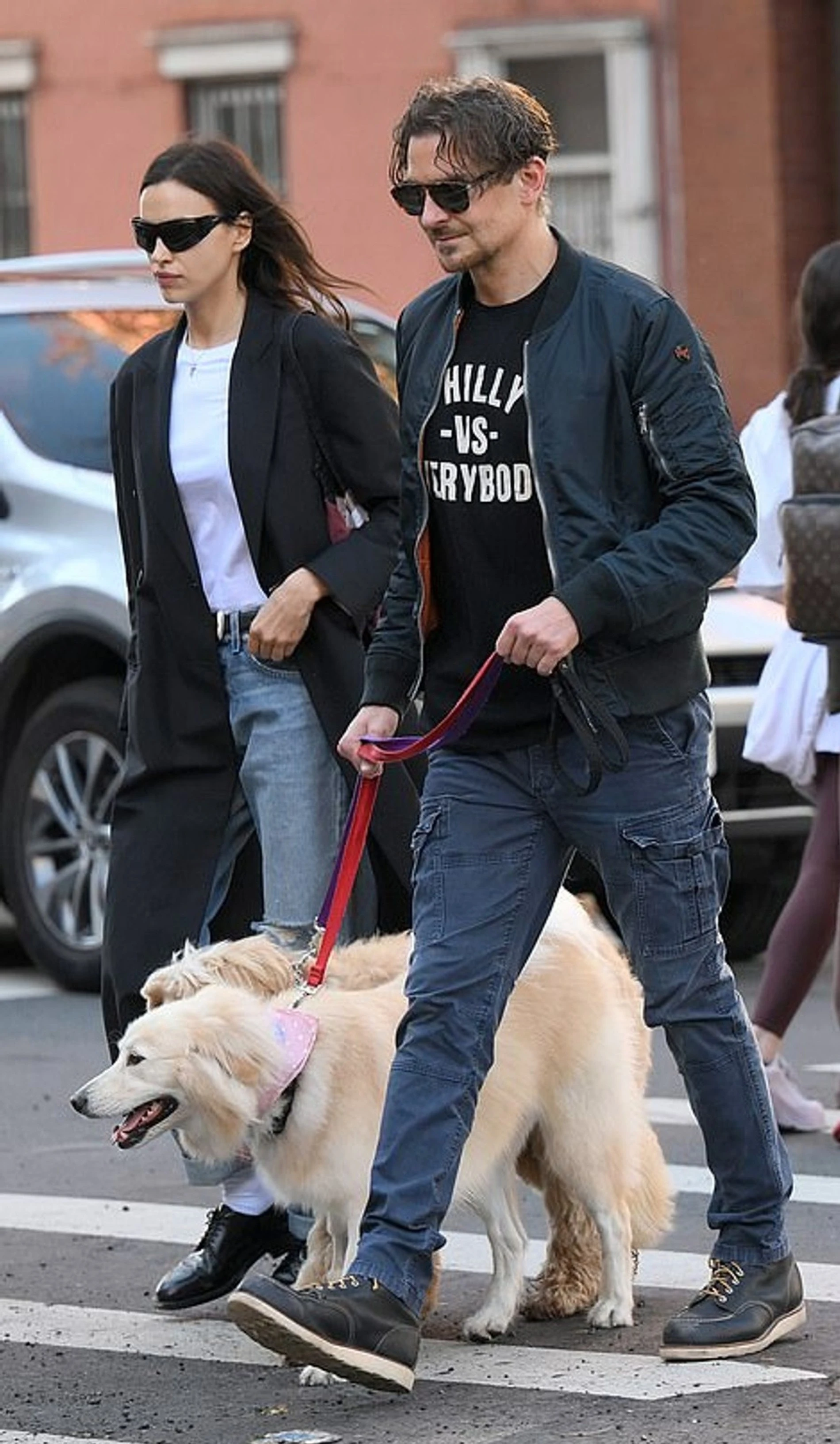 Ирина Шейк и Брэдли Купер на романтической прогулке вдвоем в Нью-Йорке  
Фото: Daily Mail