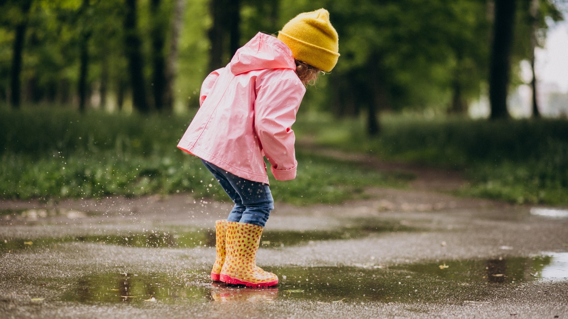 Трагедия в Подмосковье: 3-летняя девочка бесследно пропала после того, как  ее мать упала с 8-го этажа и умерла