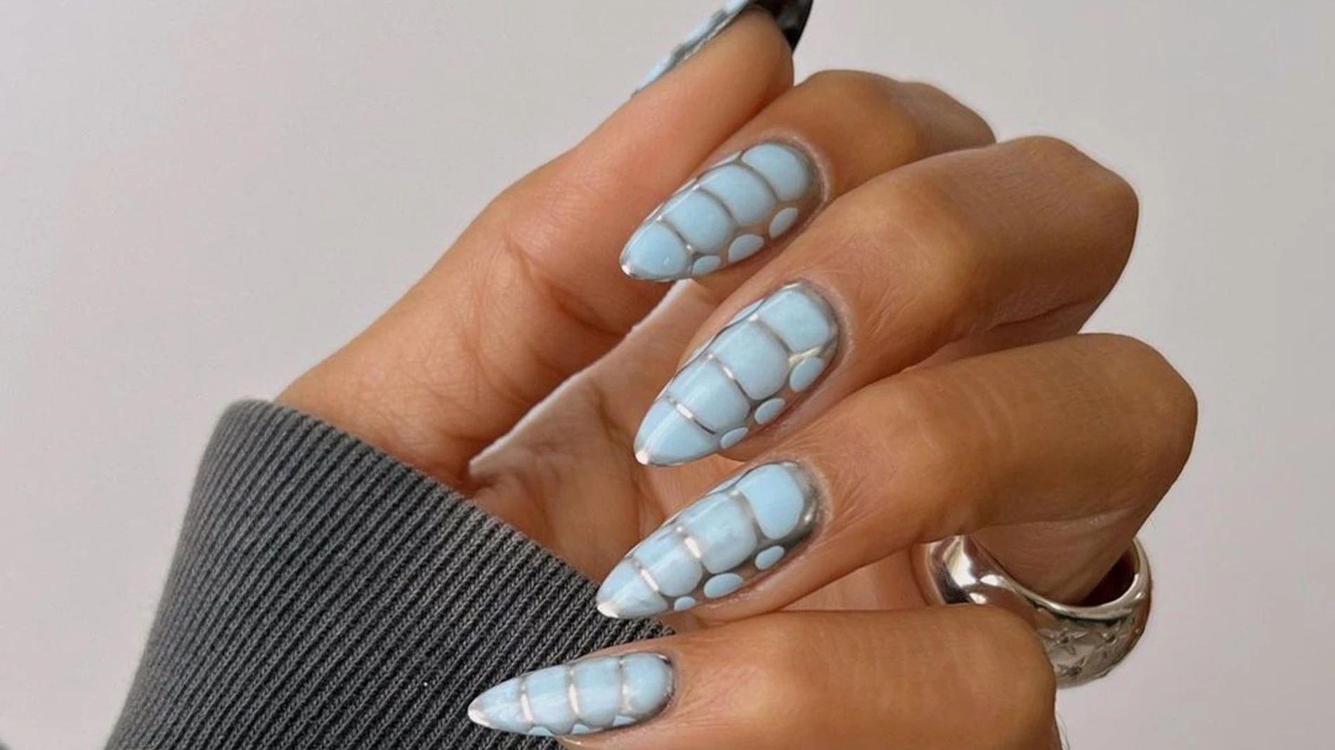 Дизайн ногтей голубого цвета - 65 photo