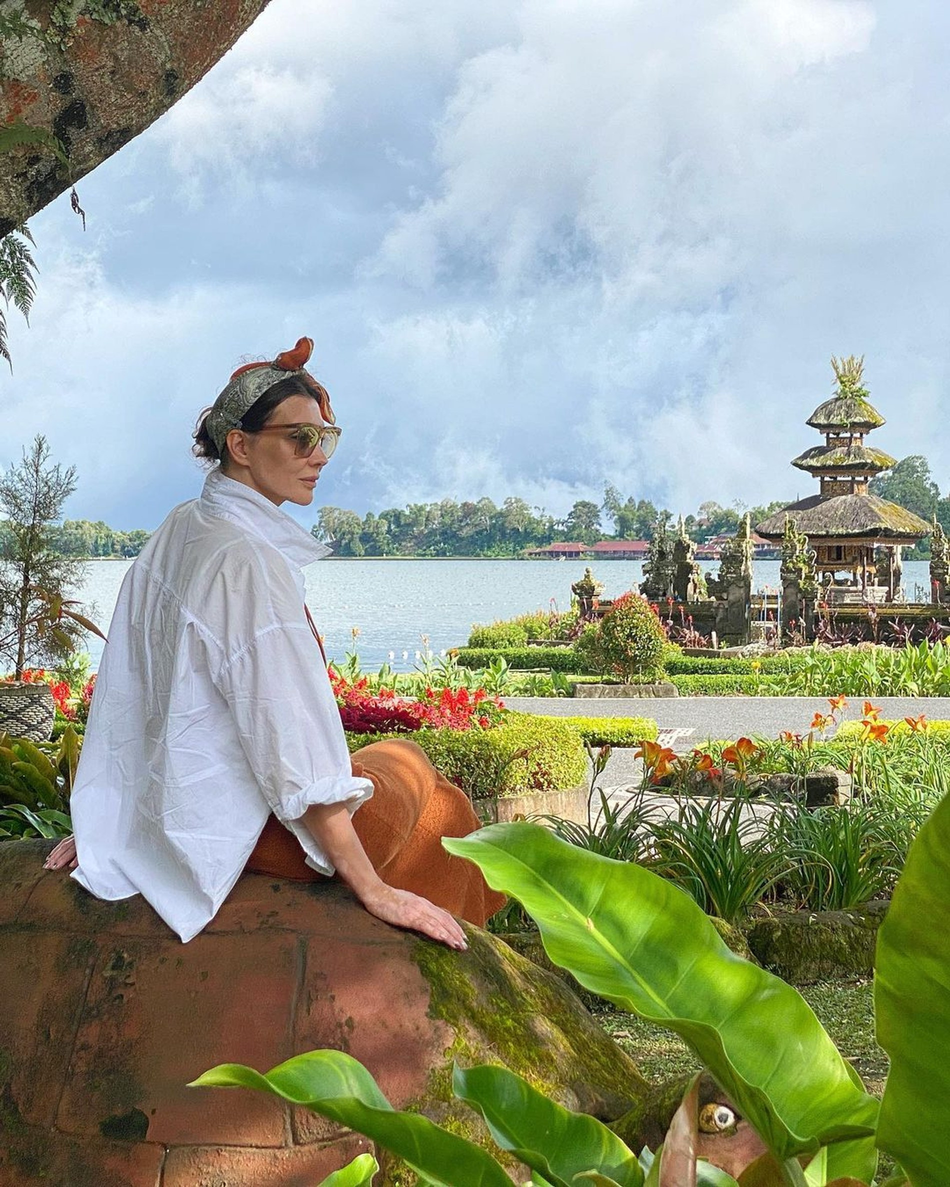 Мама Алеси Кафельниковой Мария на Бали
Фото: Инстаграм (запрещен в РФ)  @mariakaf_official