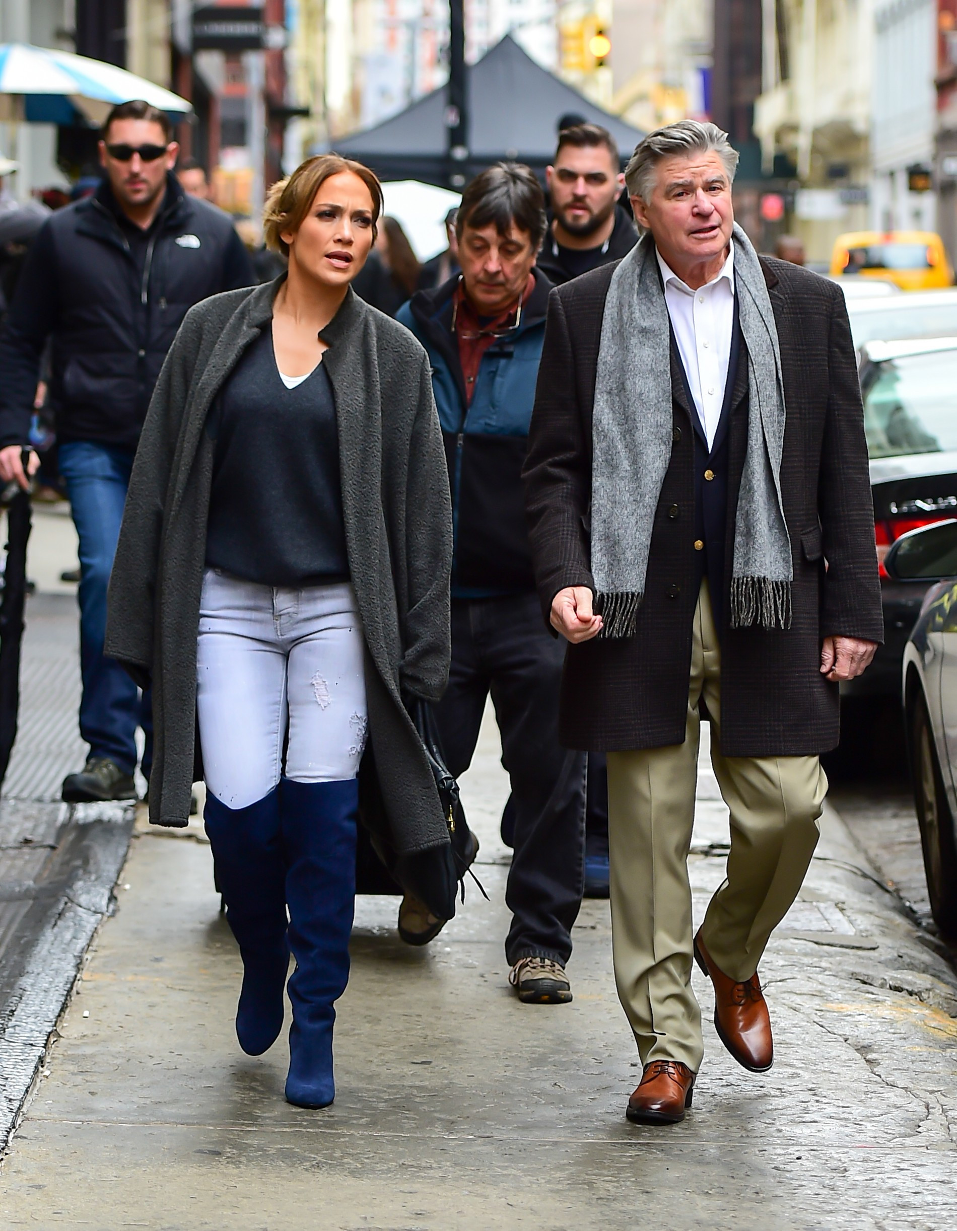 Трит Уильямс и Дженнифер Лопес на съемках фильма «Начни сначала» в Нью-Йорке в 2017 году
Фото: Getty Images