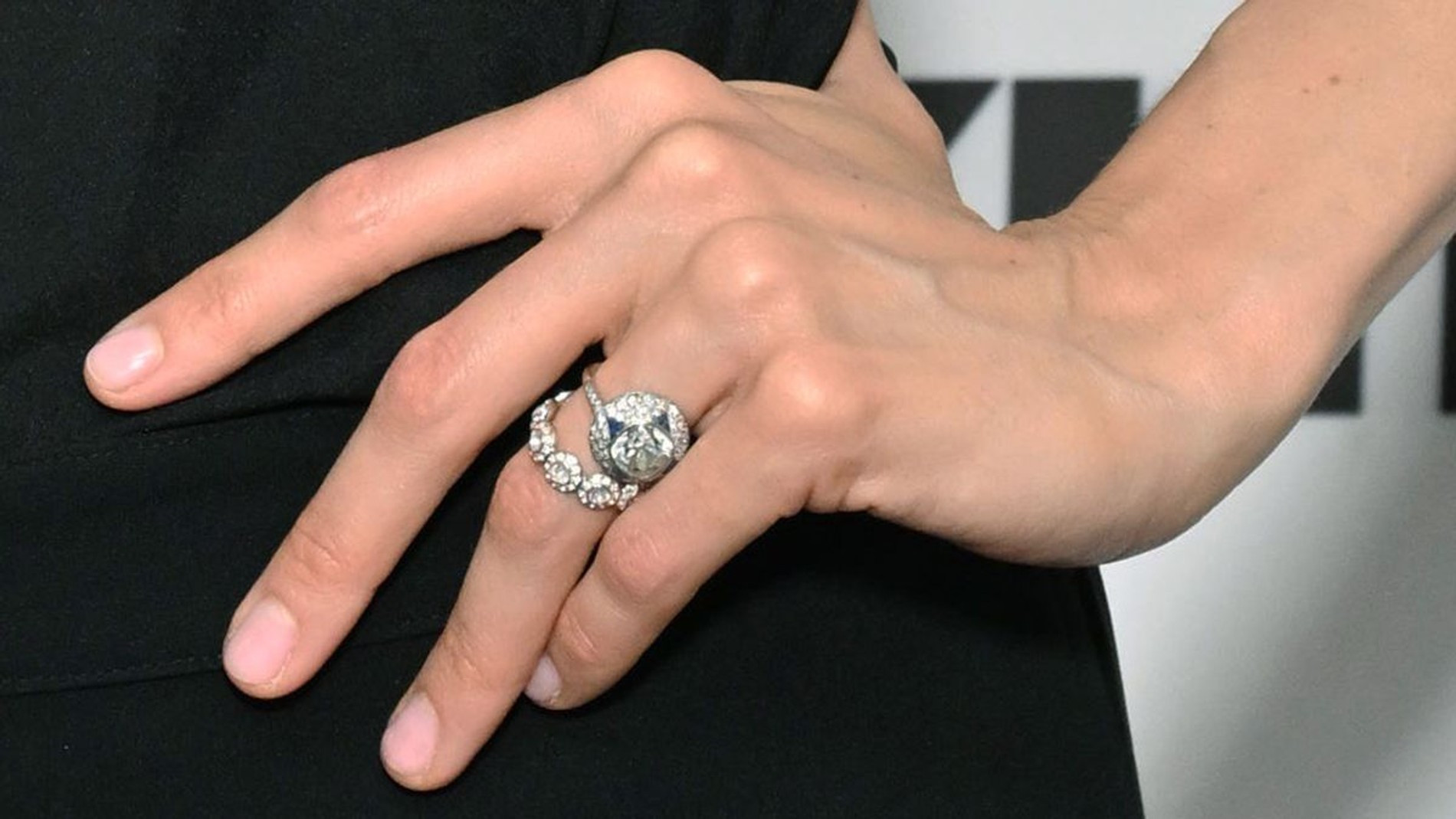 Кольцо на безымянном пальце Мелани впервые заметили еще несколько месяцев назад
Фото: Getty Images