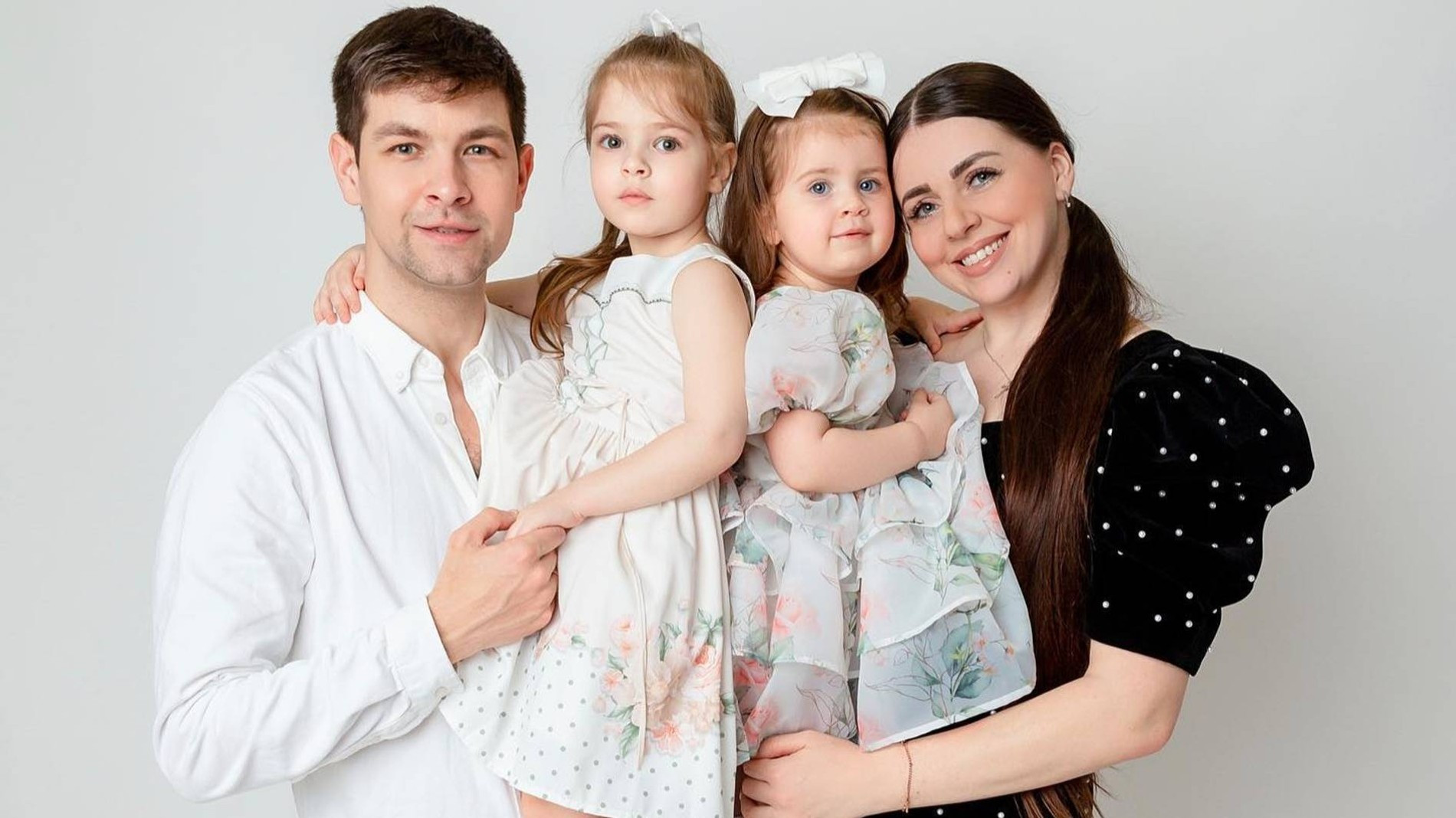 Ольга Рапунцель и Дмитрий Дмитренко с детьми. Фото: Инстаграм* @olyarapunzel