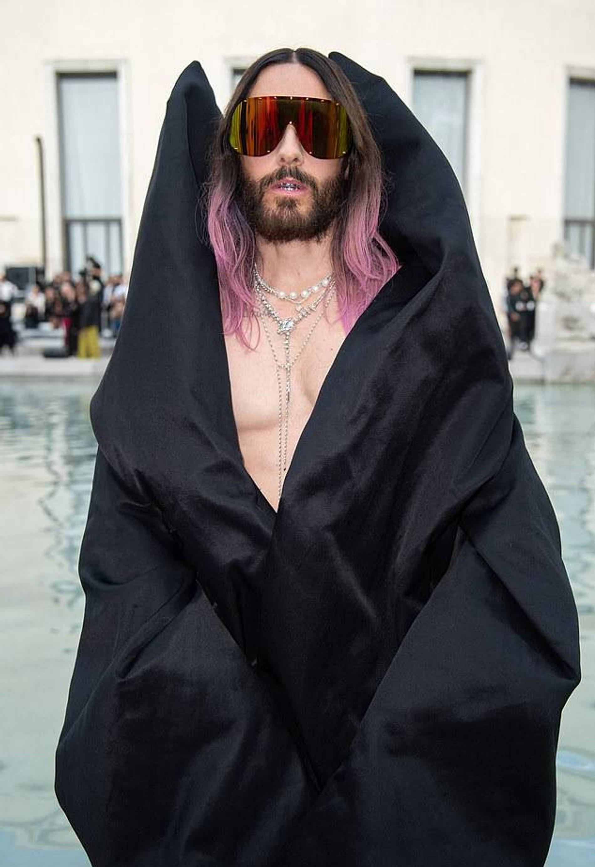 Джаред Лето на Неделе моды в Париже. Фото: Daily Mail