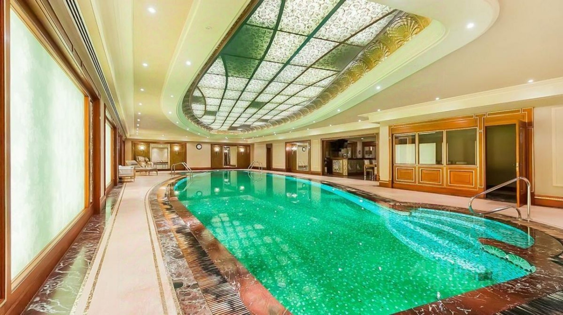 Общий бассейн для жильцов дома с самой дорогой квартирой в Москве. Фото: ЦИАН