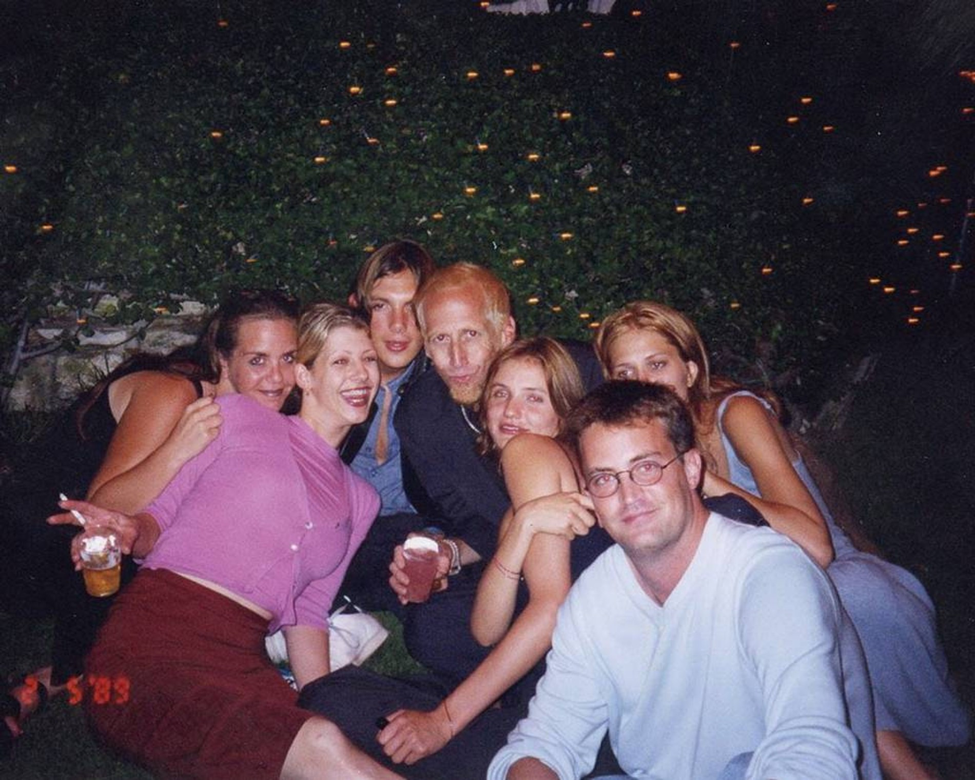 Мэттью Перри и Кэмерон Диас на вечеринке с друзьями. Фото: соцсети