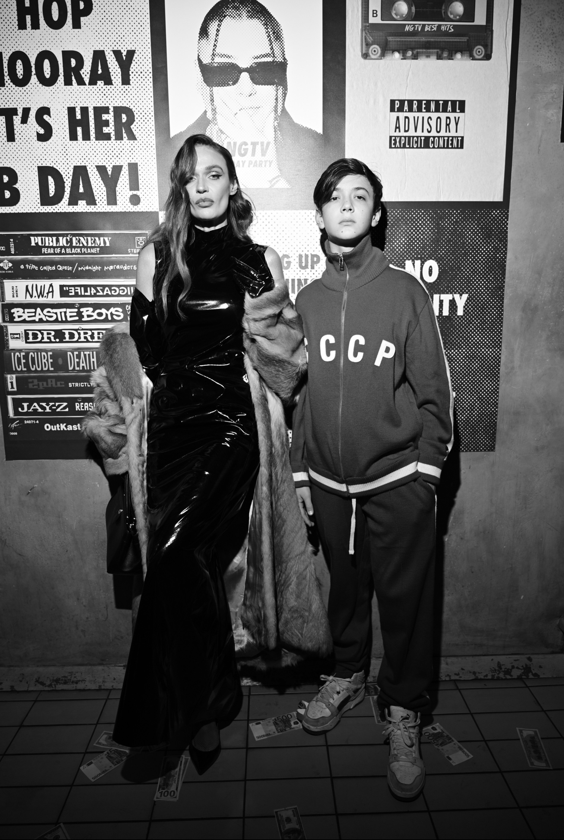 Алена Водонаева с сыном. Фото: пресс-служба