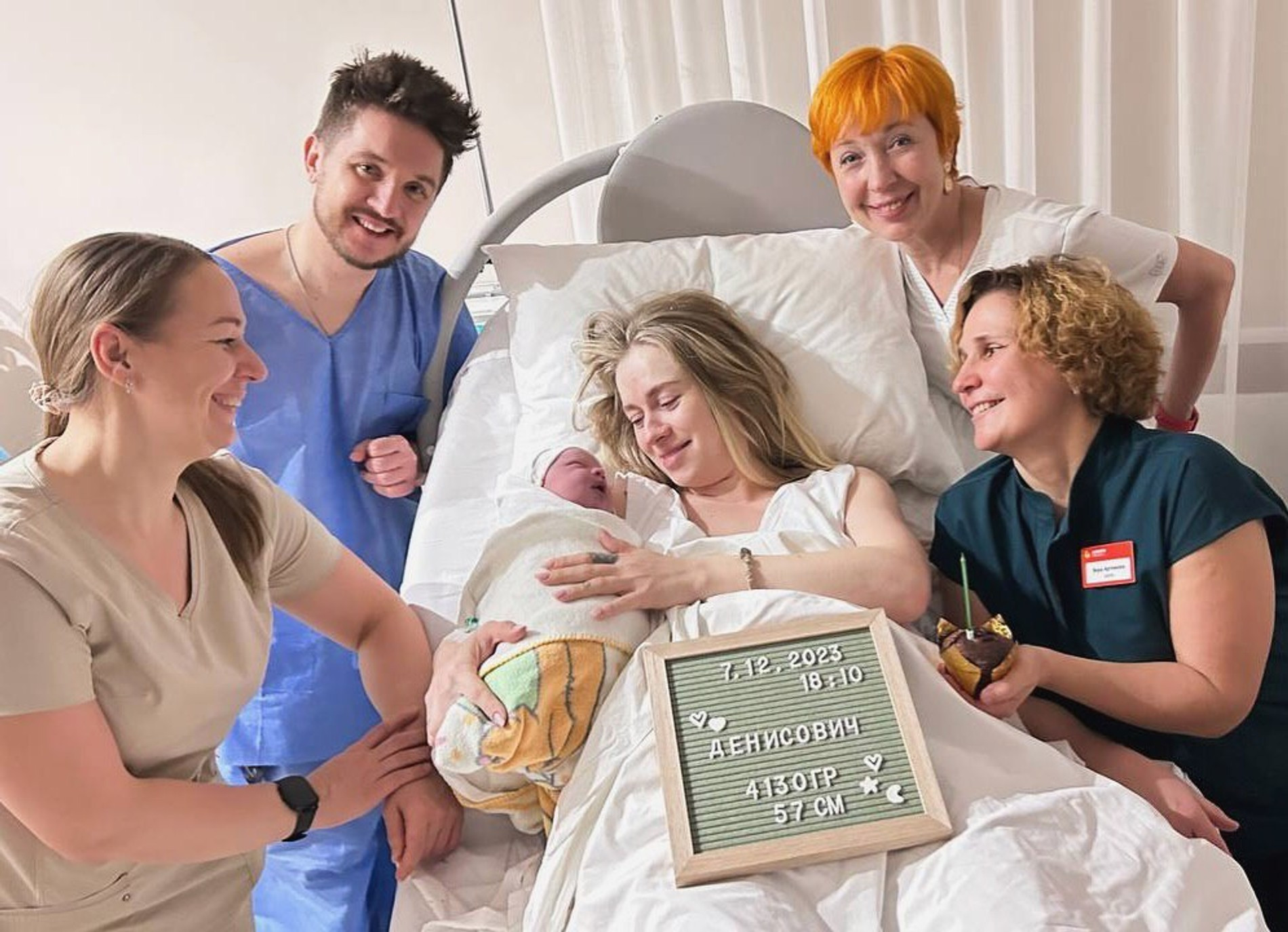 Денис и Елена Кукояки с новорожденным сыном. Фото: Инстаграм* @panarinka