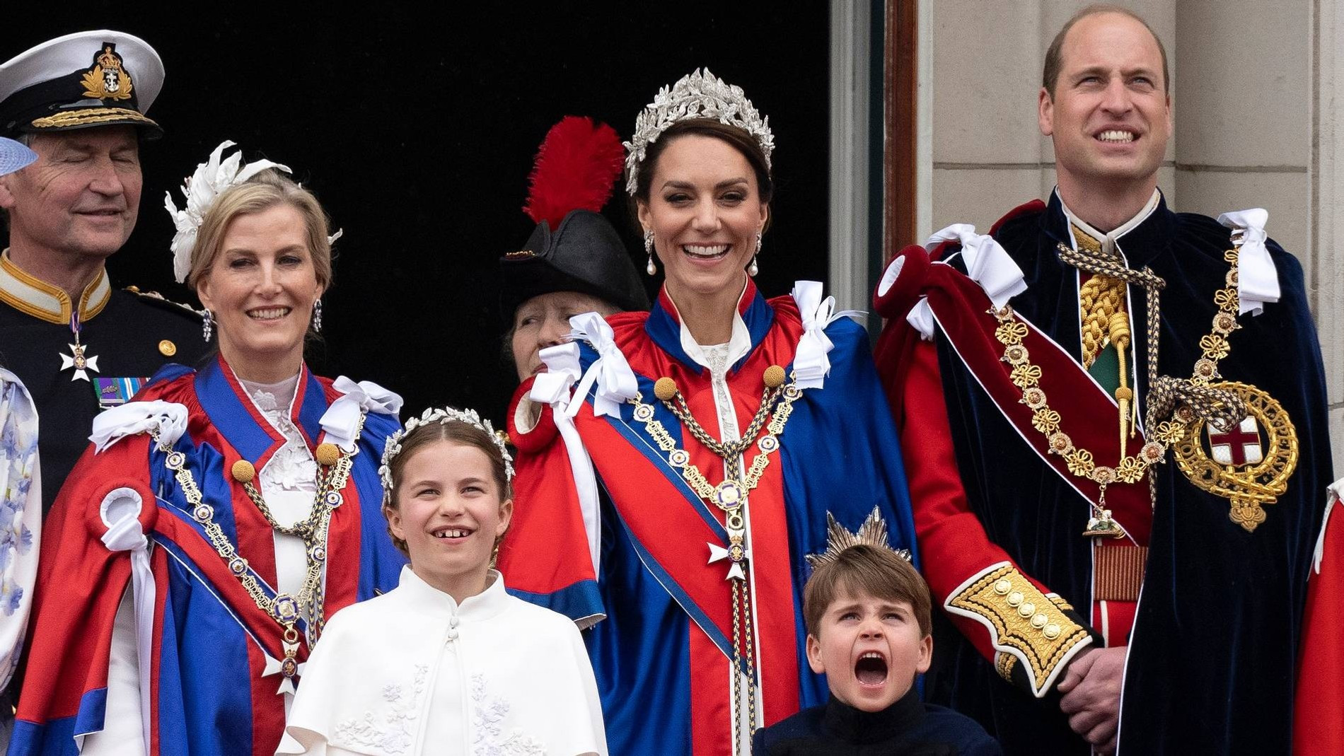 Кейт Миддлтон и принц Уильям с детьми Шарлоттой и Луи. Фото: Getty Images