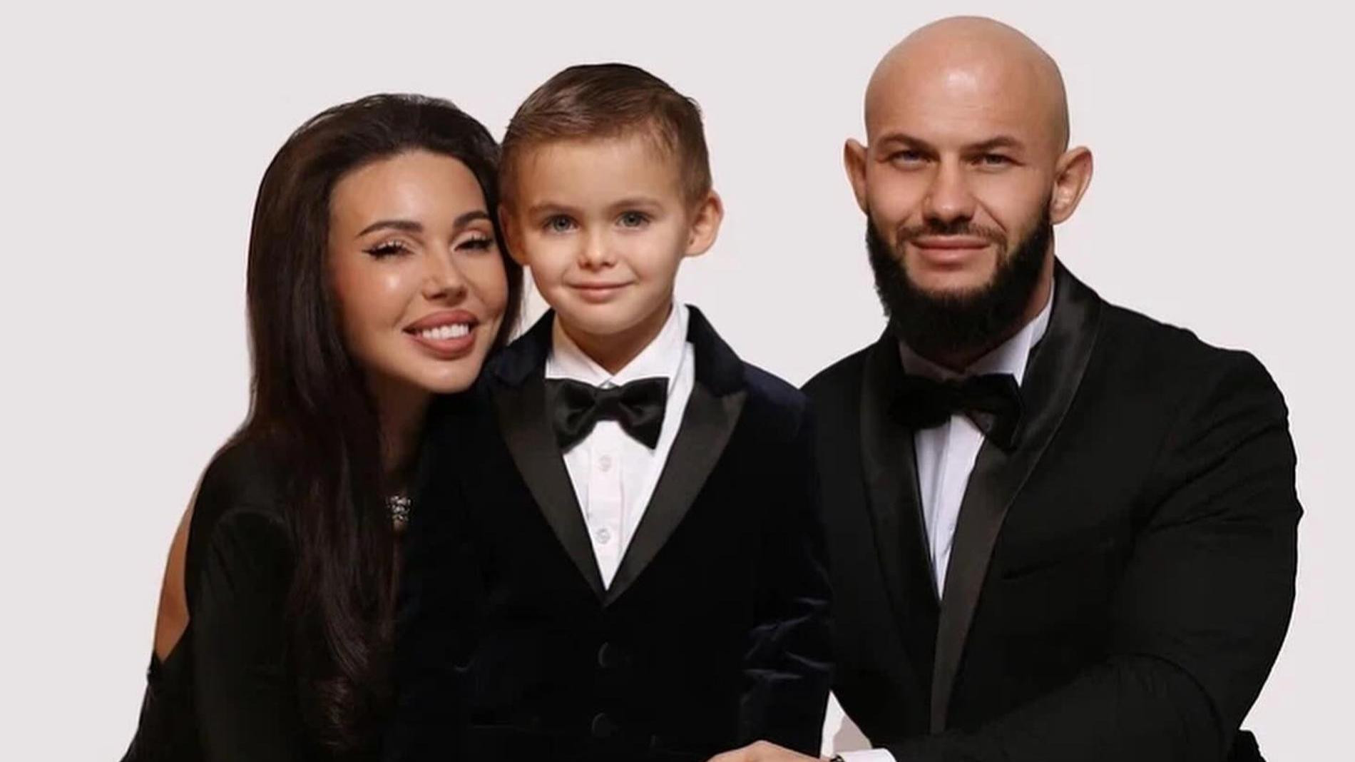 Оксана Самойлова и Джиган с сыном Давидом. Фото: Инстаграм* @samoylovaoxana