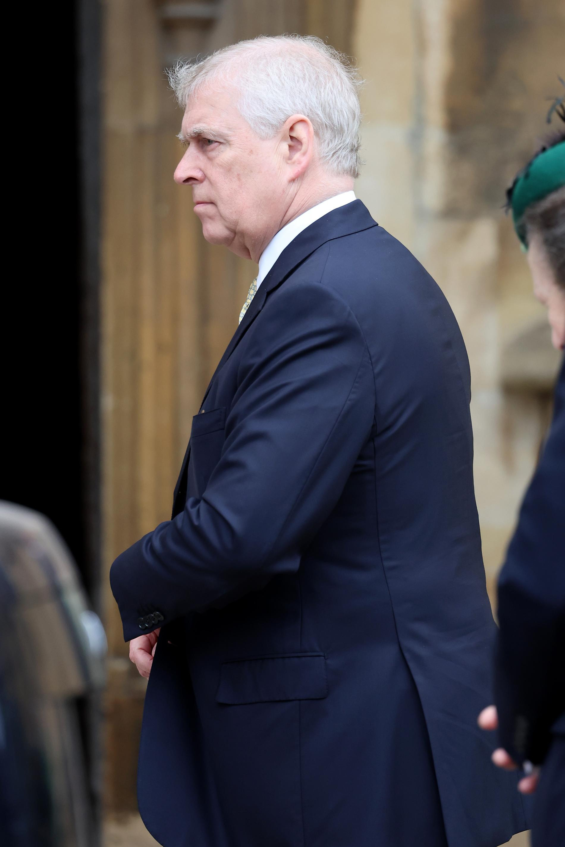 Принц Эндрю возглавил процессию остальных членов королевской семьи. Фото: Getty Images
