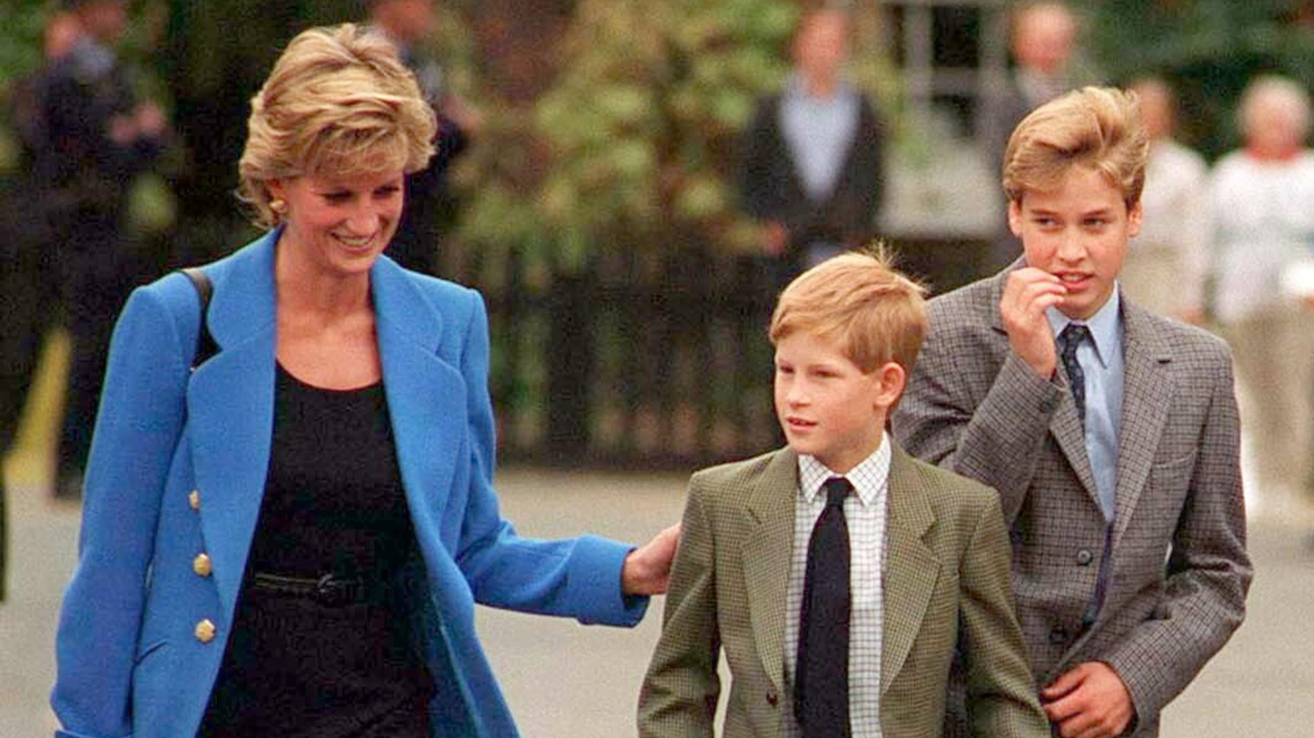 Принцесса Диана, принц Гарри и принц Уильям. Фото: Getty Images