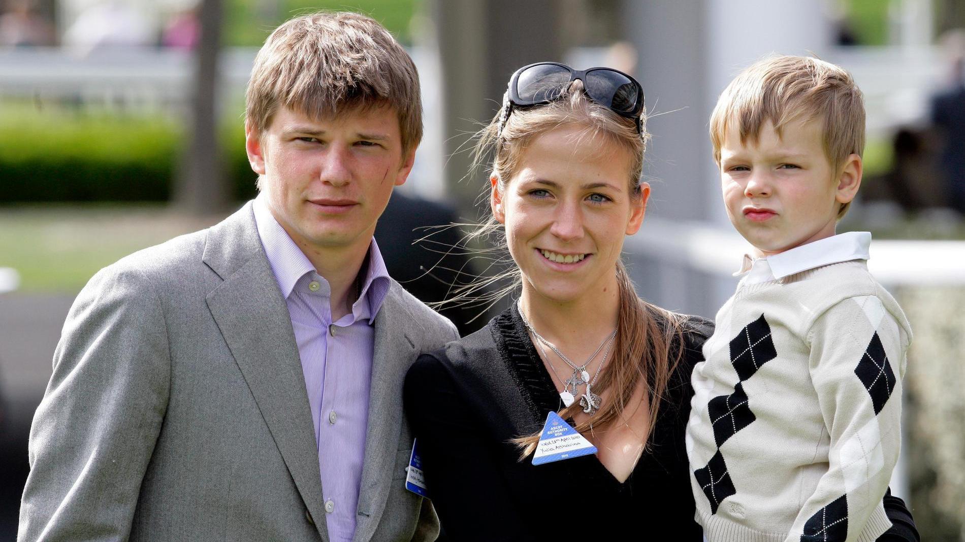 Андрей Аршавин и Юлия Барановская со старшим сыном Артемом. Фото: Getty Images