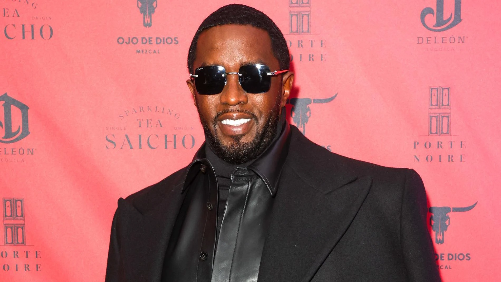 P. Diddy впервые отреагировал на шокирующее видео, в котором он бросает на  пол и избивает возлюбленную