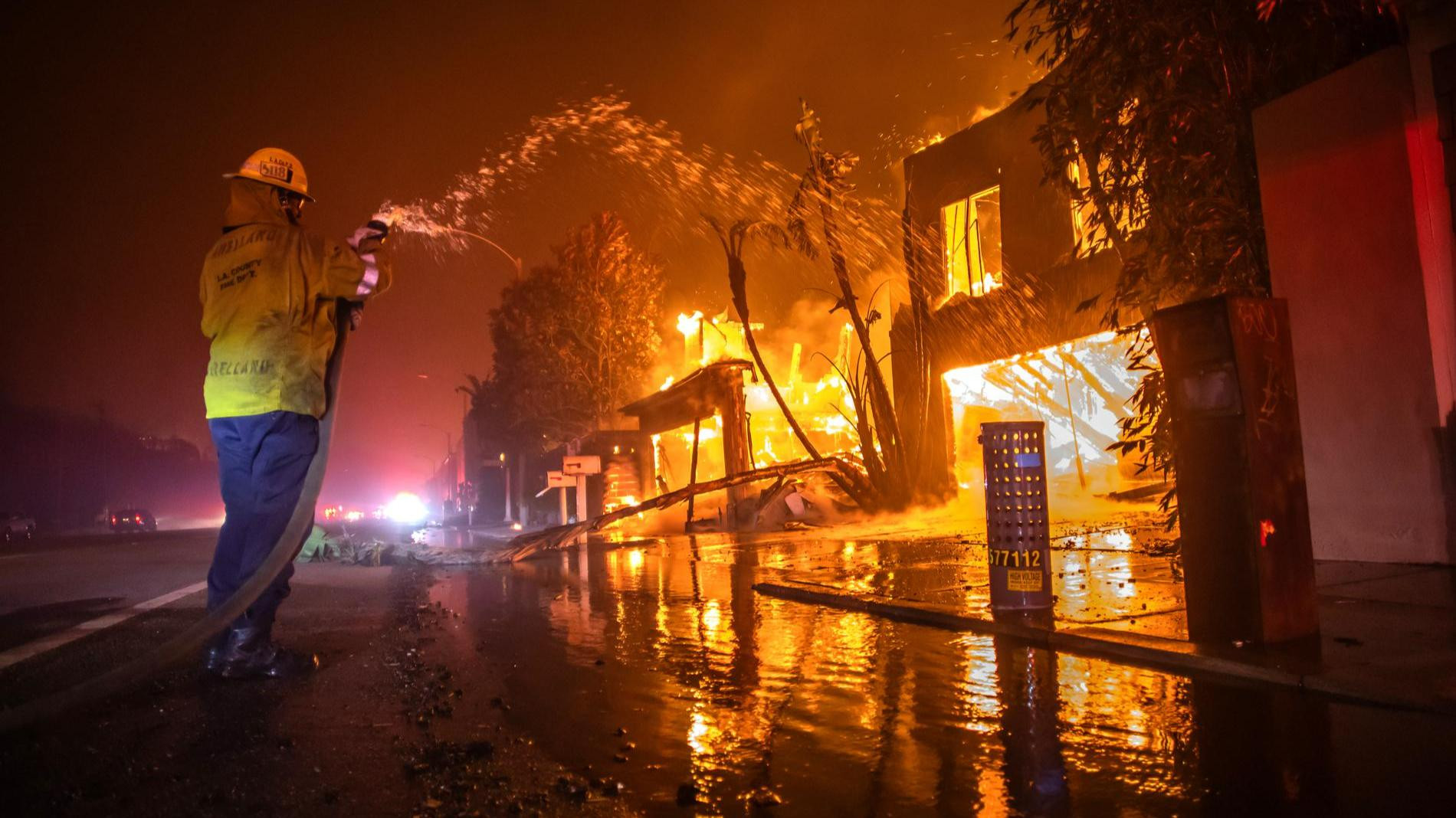 Пожар в Южной Калифорнии. Фото: Getty Images