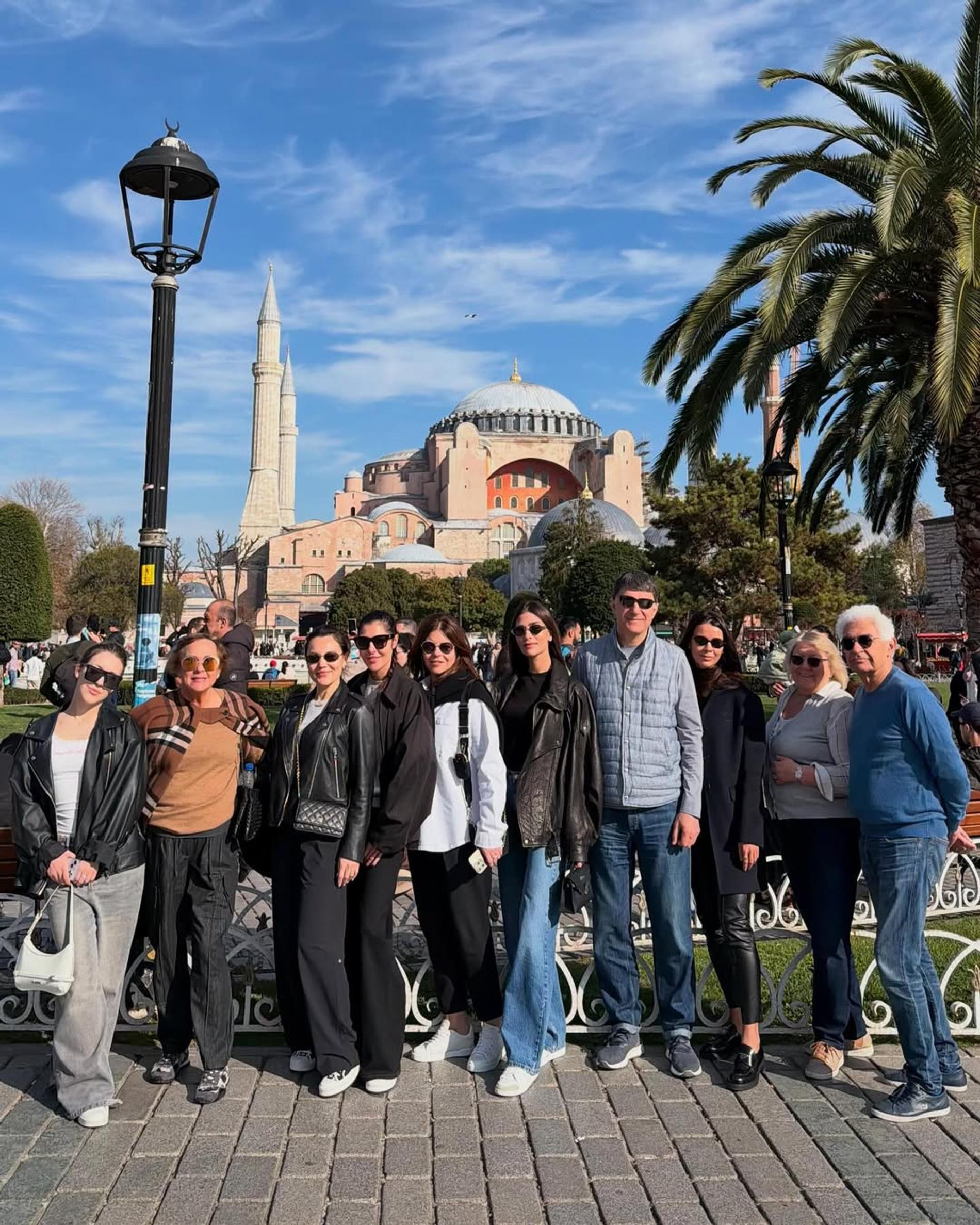 Анастасия Шубская с семьёй. Фото: Инстаграм (запрещён в РФ) @nastyashubskaya