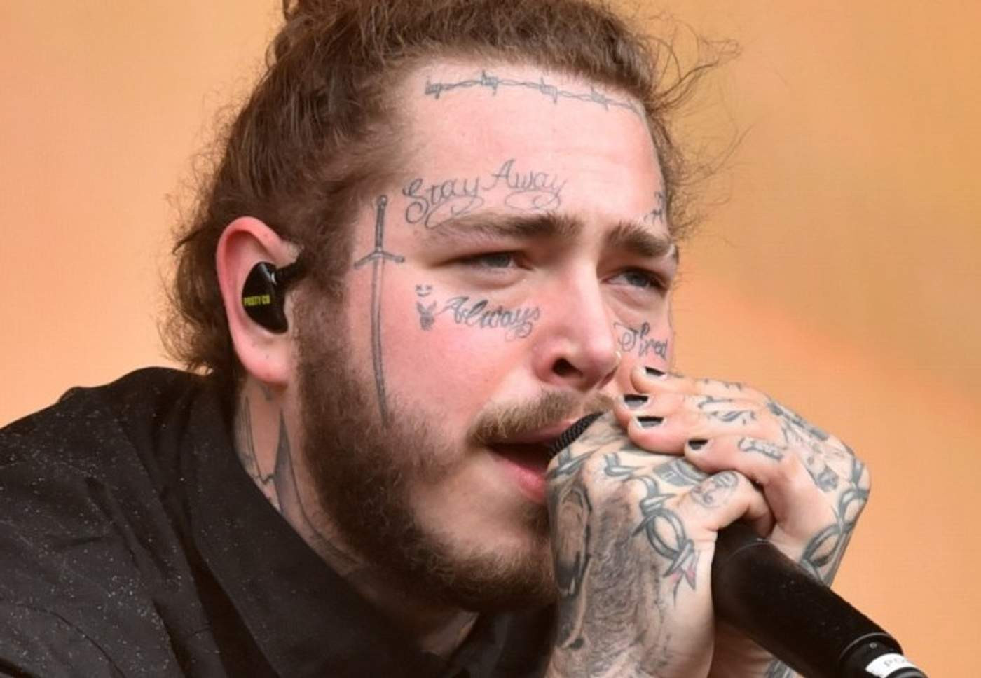 Post Malone проклят: названа причина черной полосы в жизни рэпера