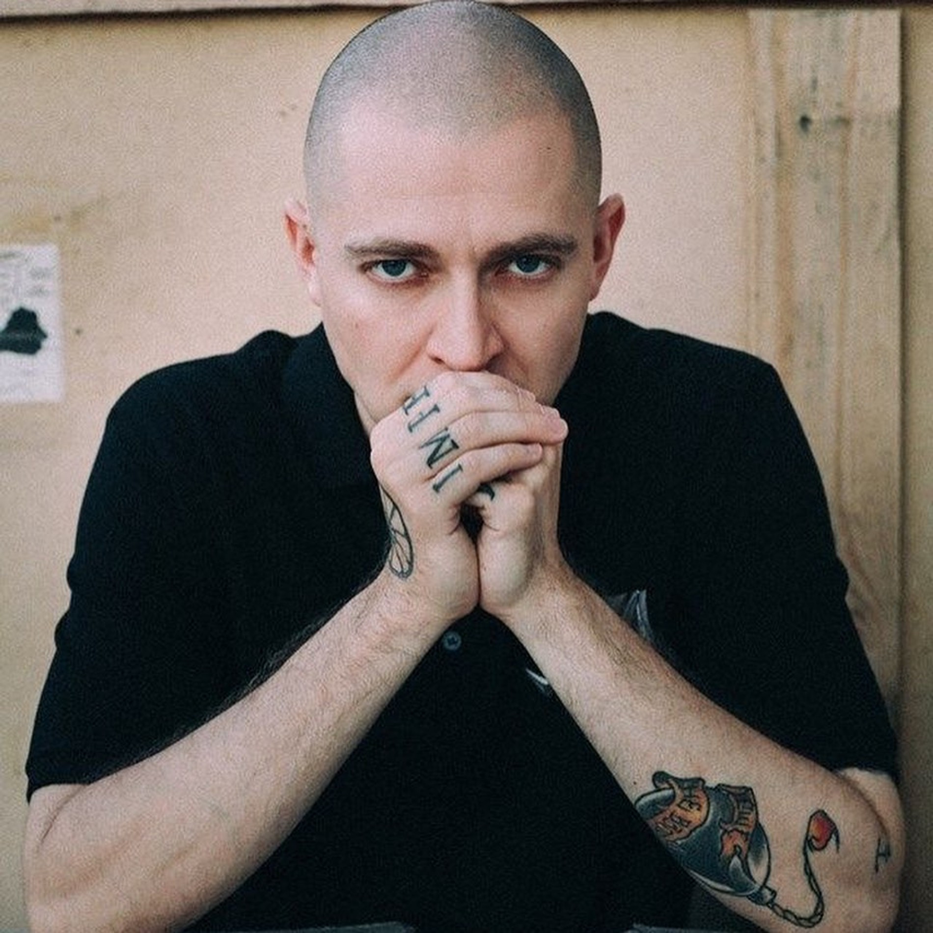 Бит оксимирона. Оксимирон батл с джонибоем. Oxxxymiron. Оксимирон против джонибоя. Оксимирон версус.