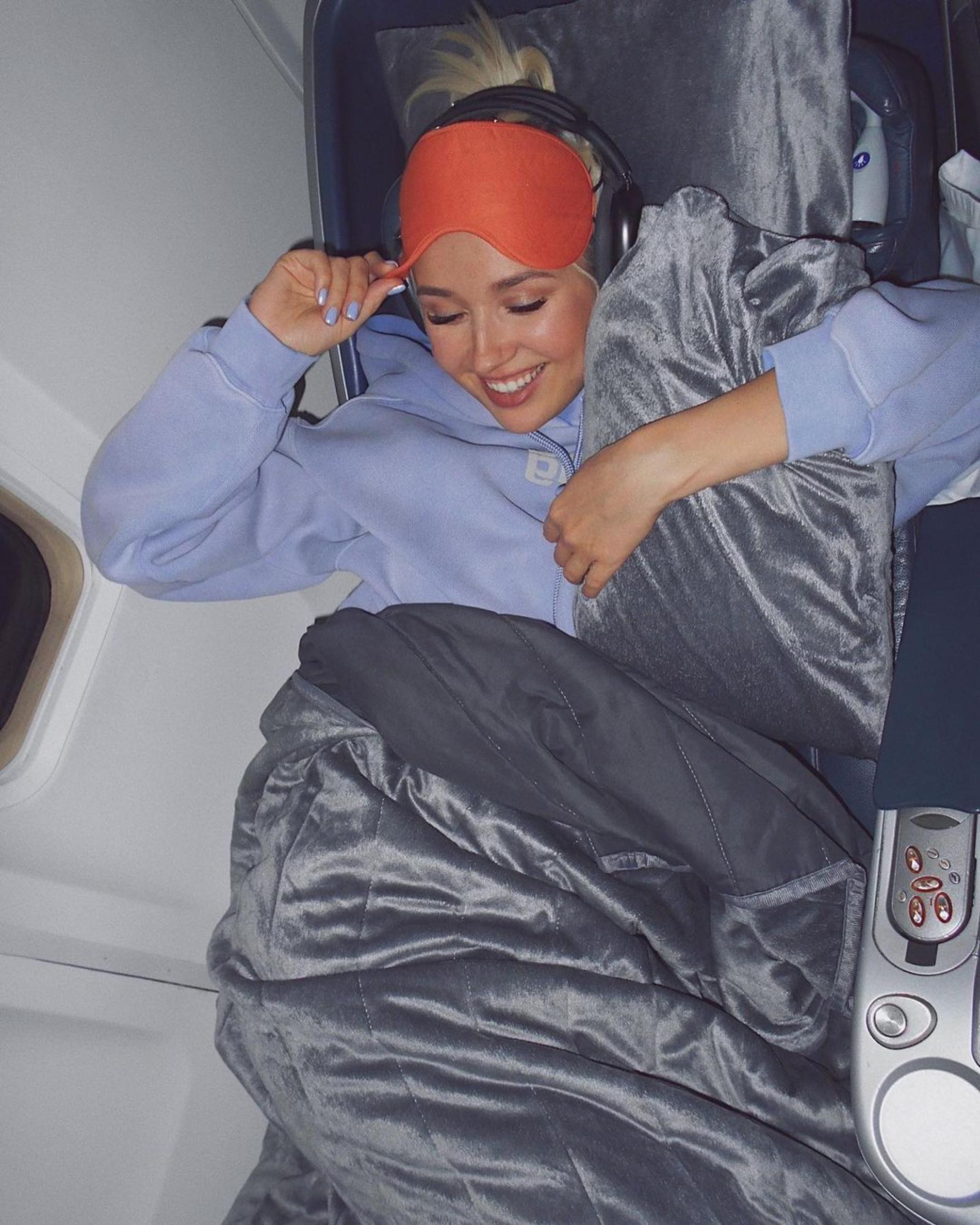 Слёзы королевы документальный фильм. Слезы королевы. Королева слез 2023. Ребекка фергюсон белая королева. Королева слез 2023.