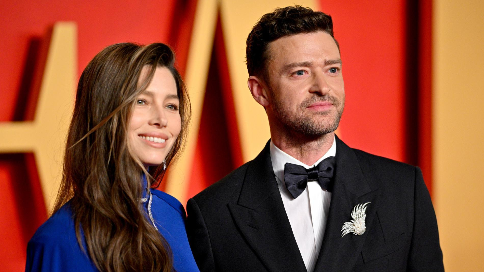 Justin timberlake с мамой. Джастин тимберлейк с женой 2022 год. Джастин тимберлейк жена. Джастин тимберлейк скандал. Джастин тимберлейк скандал.